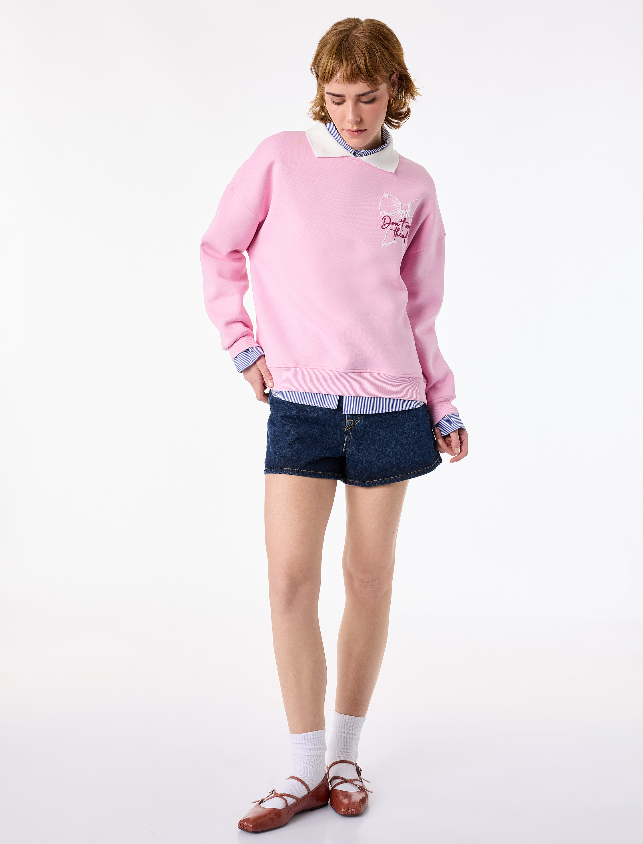   Rahat Kalıp Uzun Kollu Nakış Detaylı Fiyonklu Polo Yaka Sweatshirt