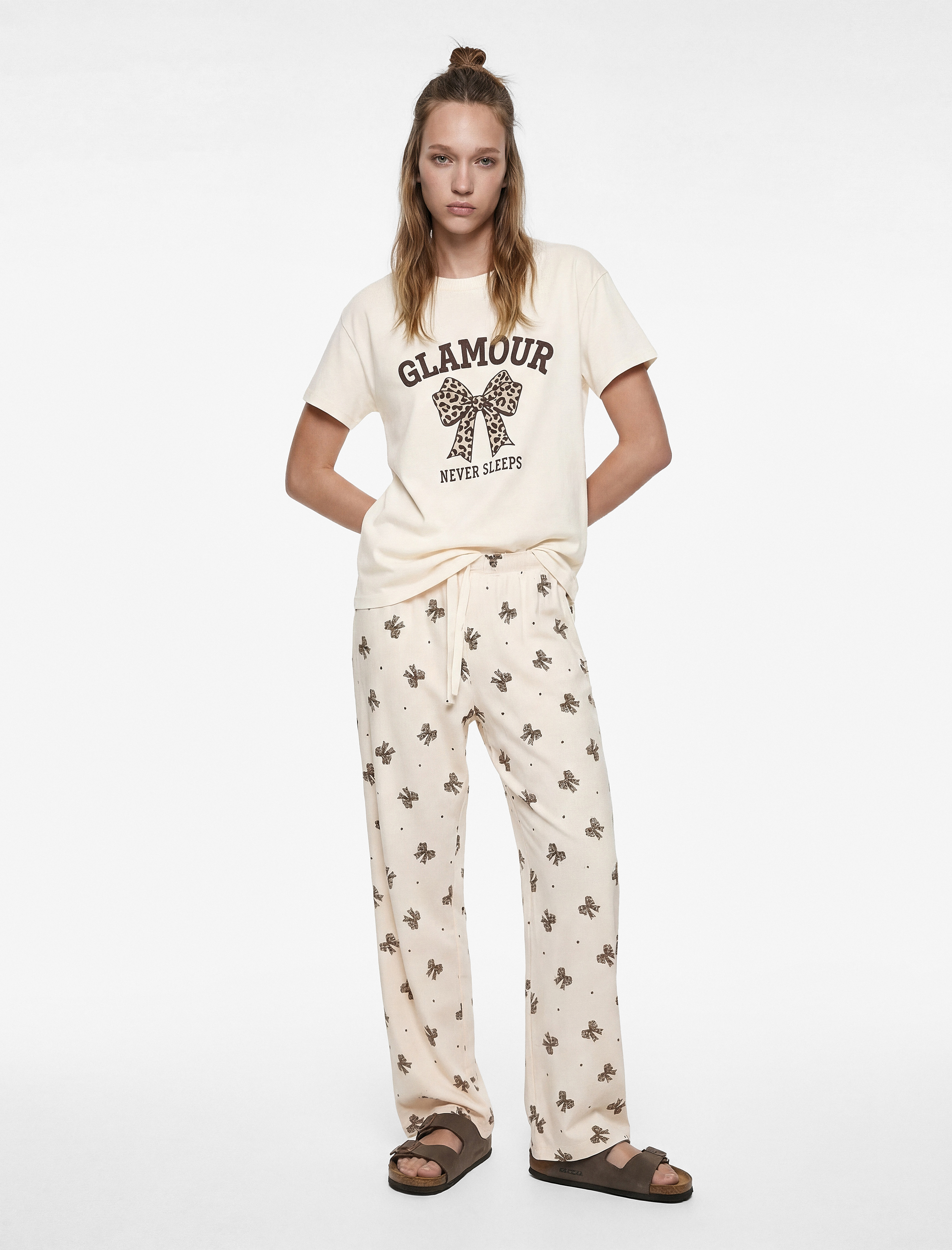   Kısa Kollu Bisiklet Yaka Fiyonk Baskılı  Pamuklu Pijama Takımı