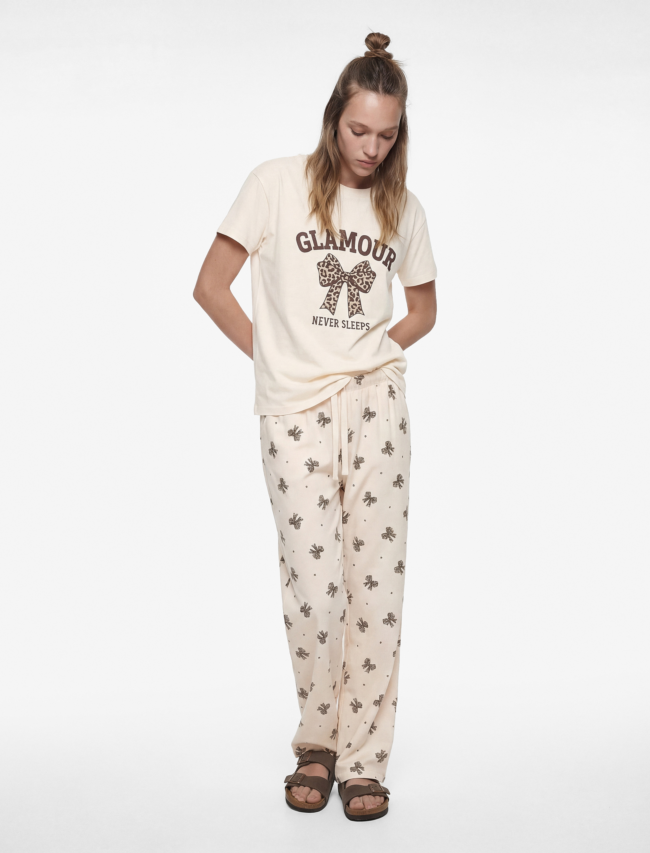   Kısa Kollu Bisiklet Yaka Fiyonk Baskılı  Pamuklu Pijama Takımı