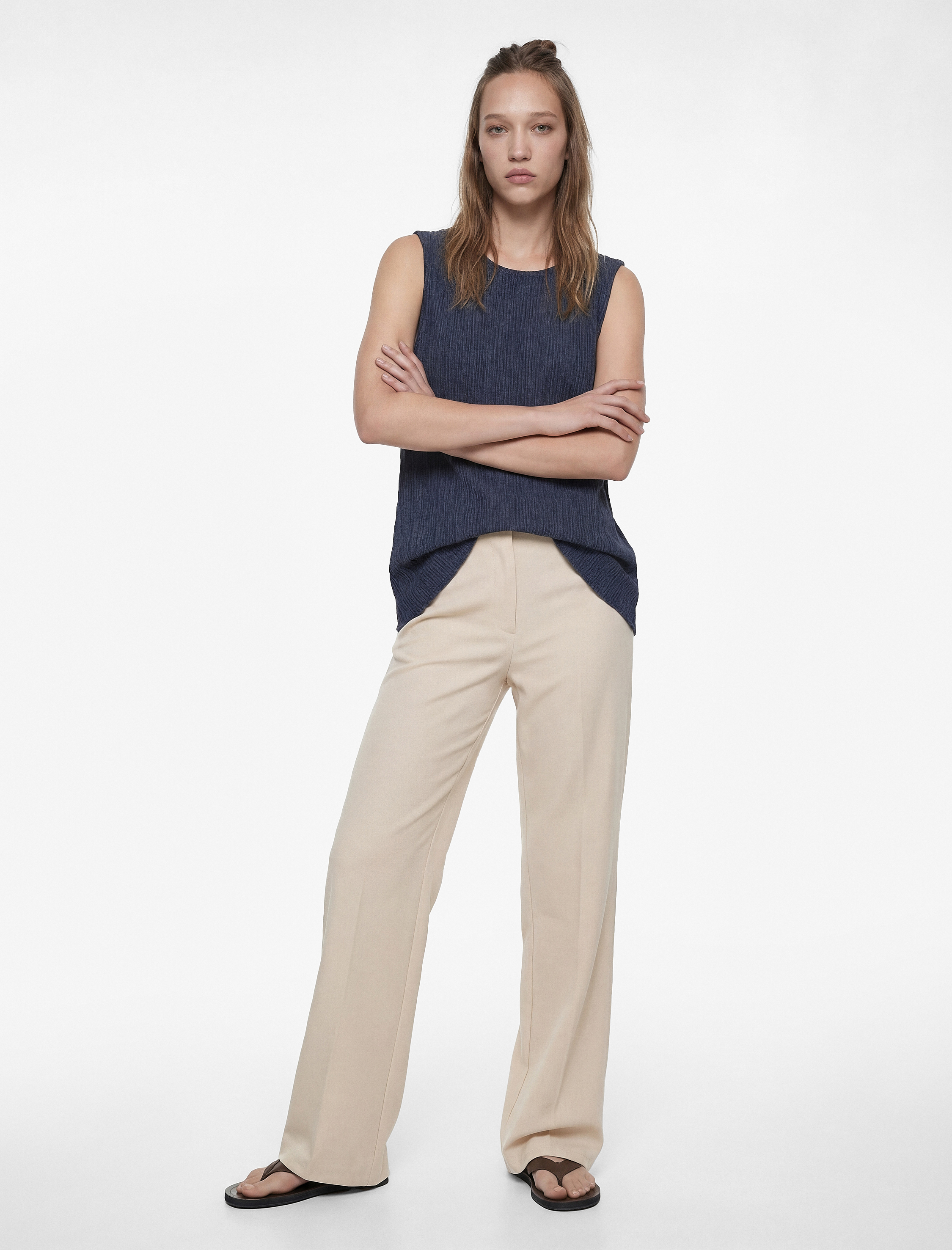   Bisiklet Yaka Slim Fit Bürümcük Kolsuz Bluz