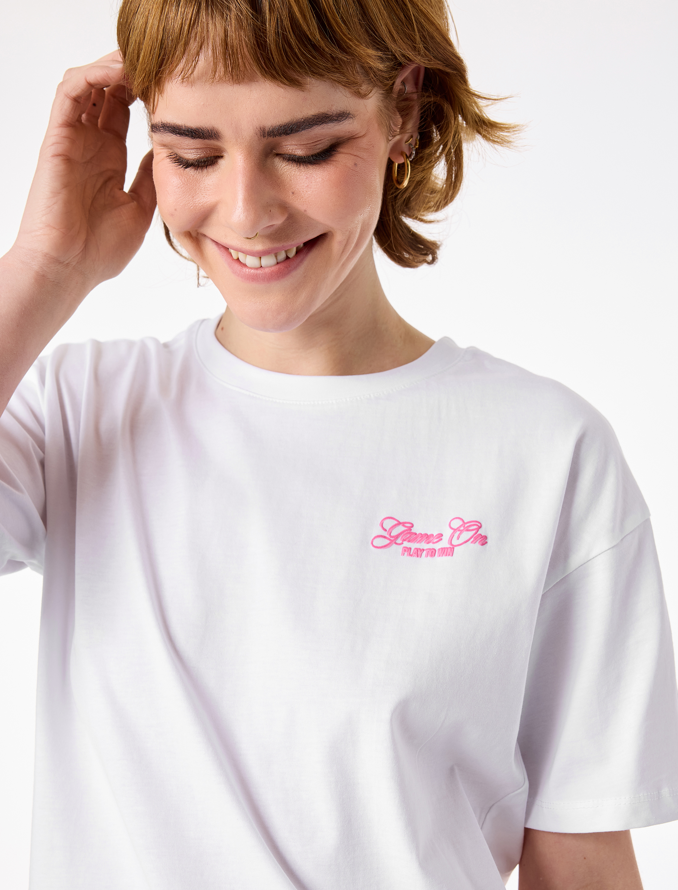   Rahat Kalıp Bisiklet Yaka Kısa Kollu Arkası Baskılı Tişört