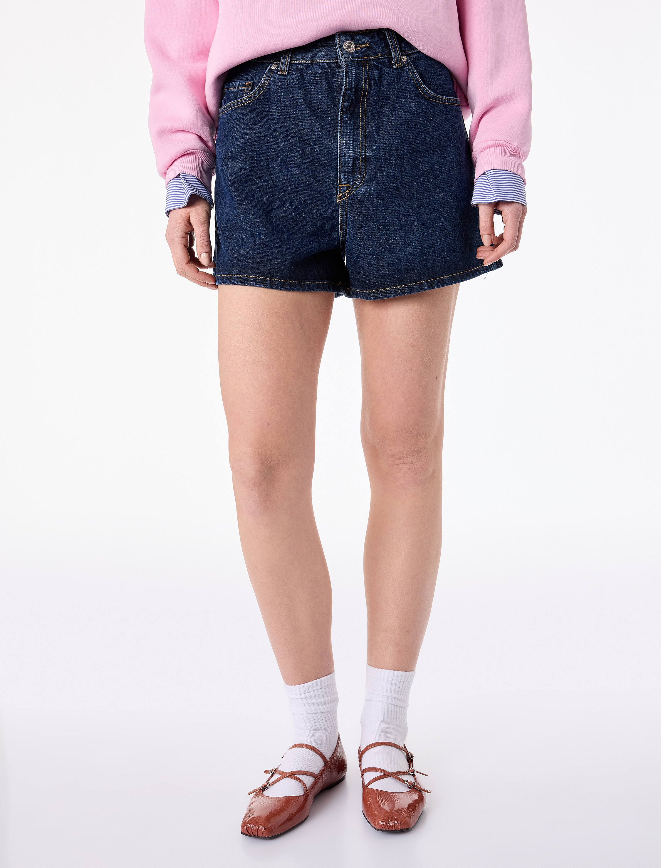   Normal Bel Düğmeli Pamuklu Rahat Kalıp Mini Denim Şort