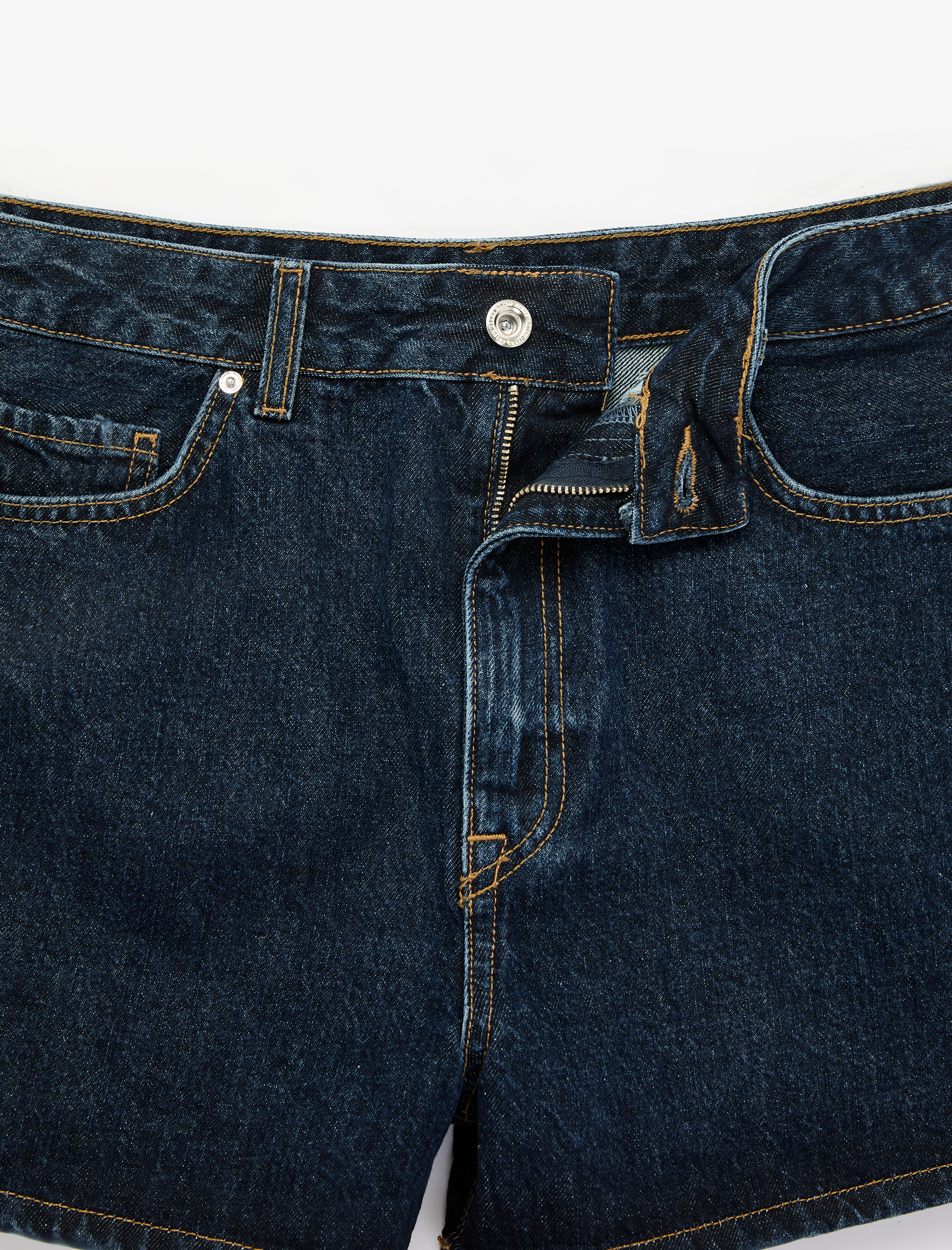   Normal Bel Düğmeli Pamuklu Rahat Kalıp Mini Denim Şort