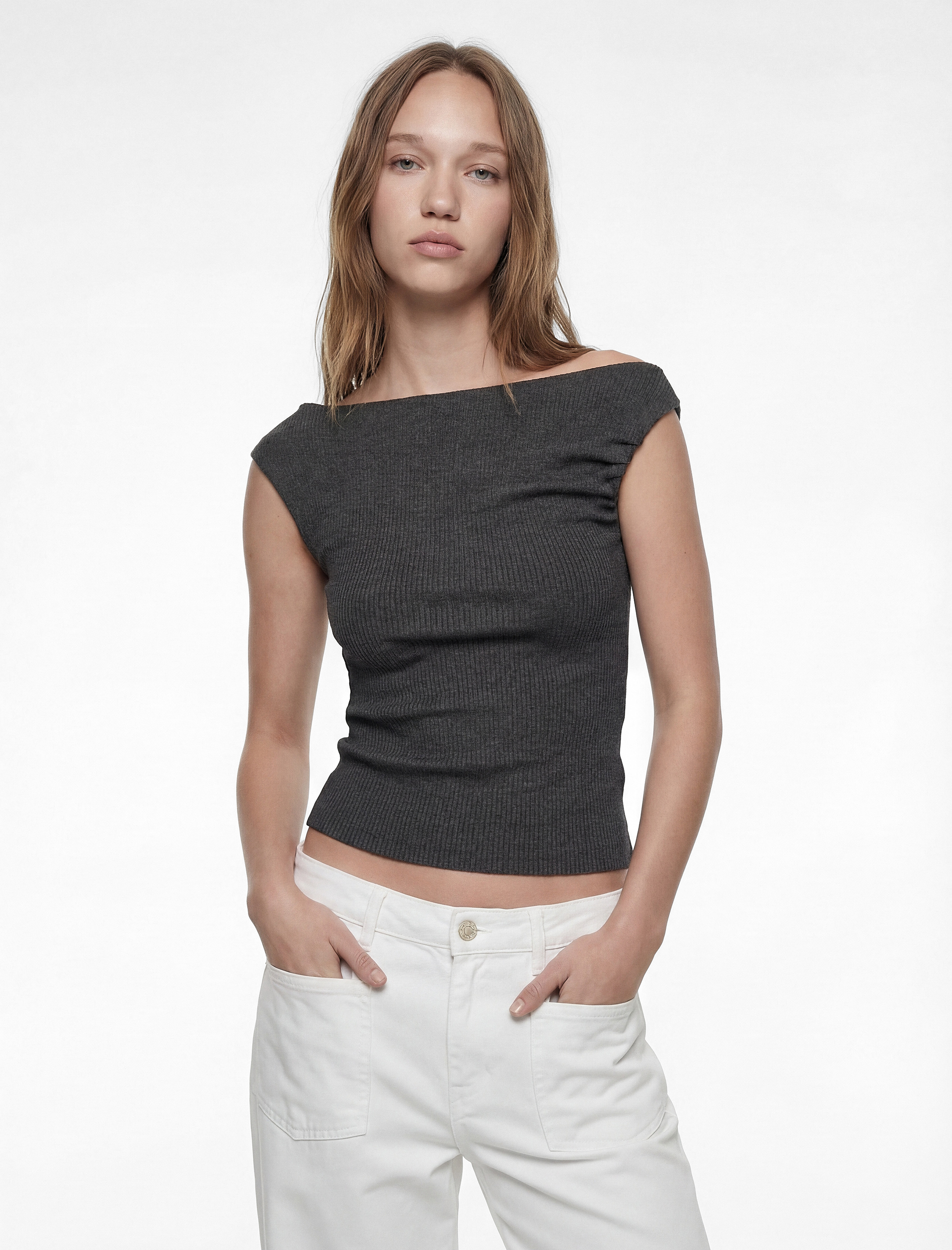   Slim Fit Drape Detaylı Asimetrik Yaka Kolsuz Bluz