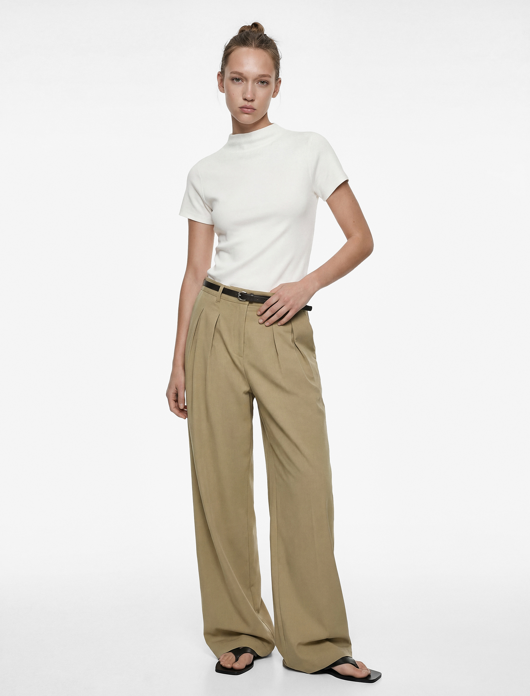   Modal Karışımlı Slim Fit Kısa Kollu Dik Yaka Tişört