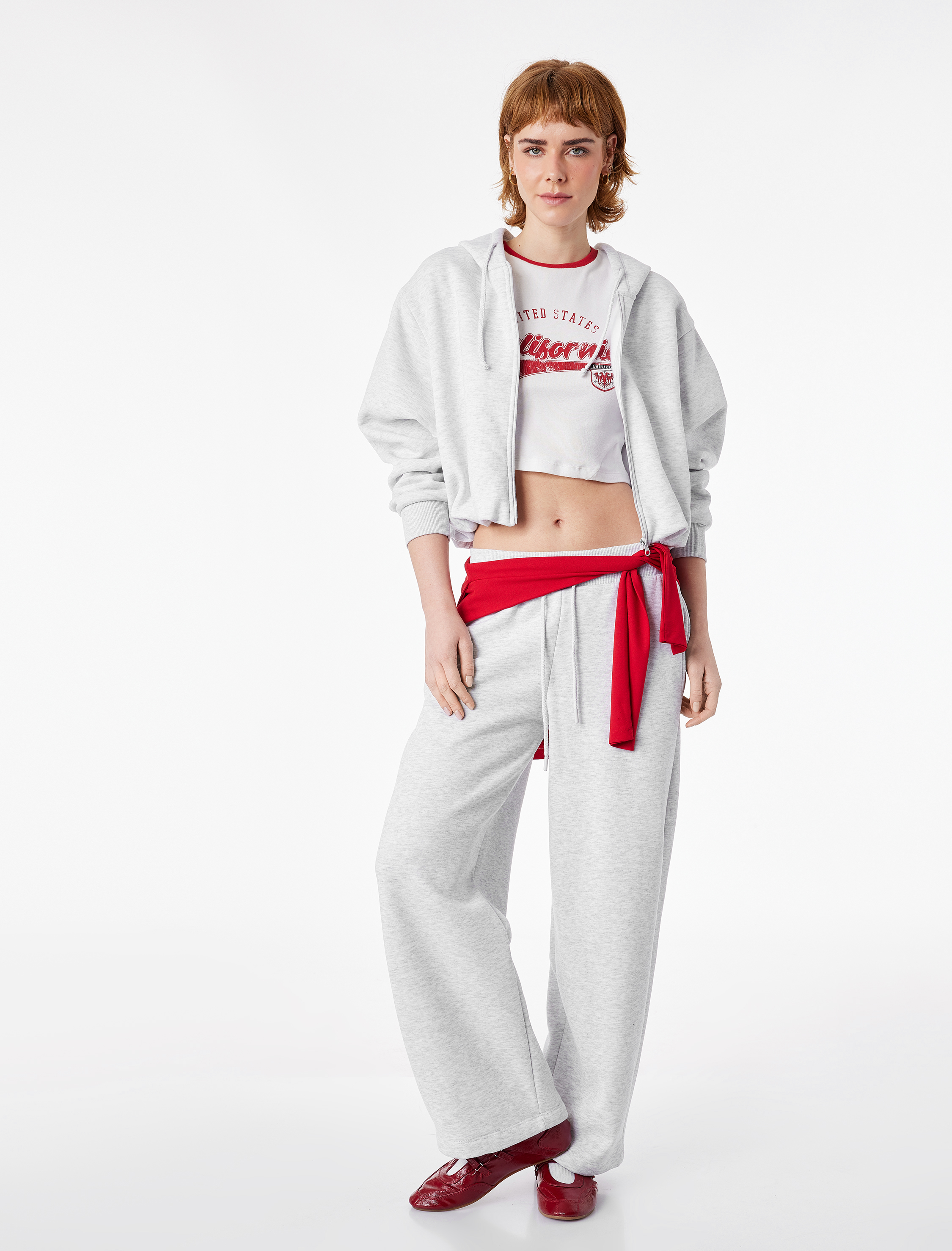   Şardonlu Uzun Kollu Kapüşonlu Arkası Baskılı Fermuarlı Sweatshirt