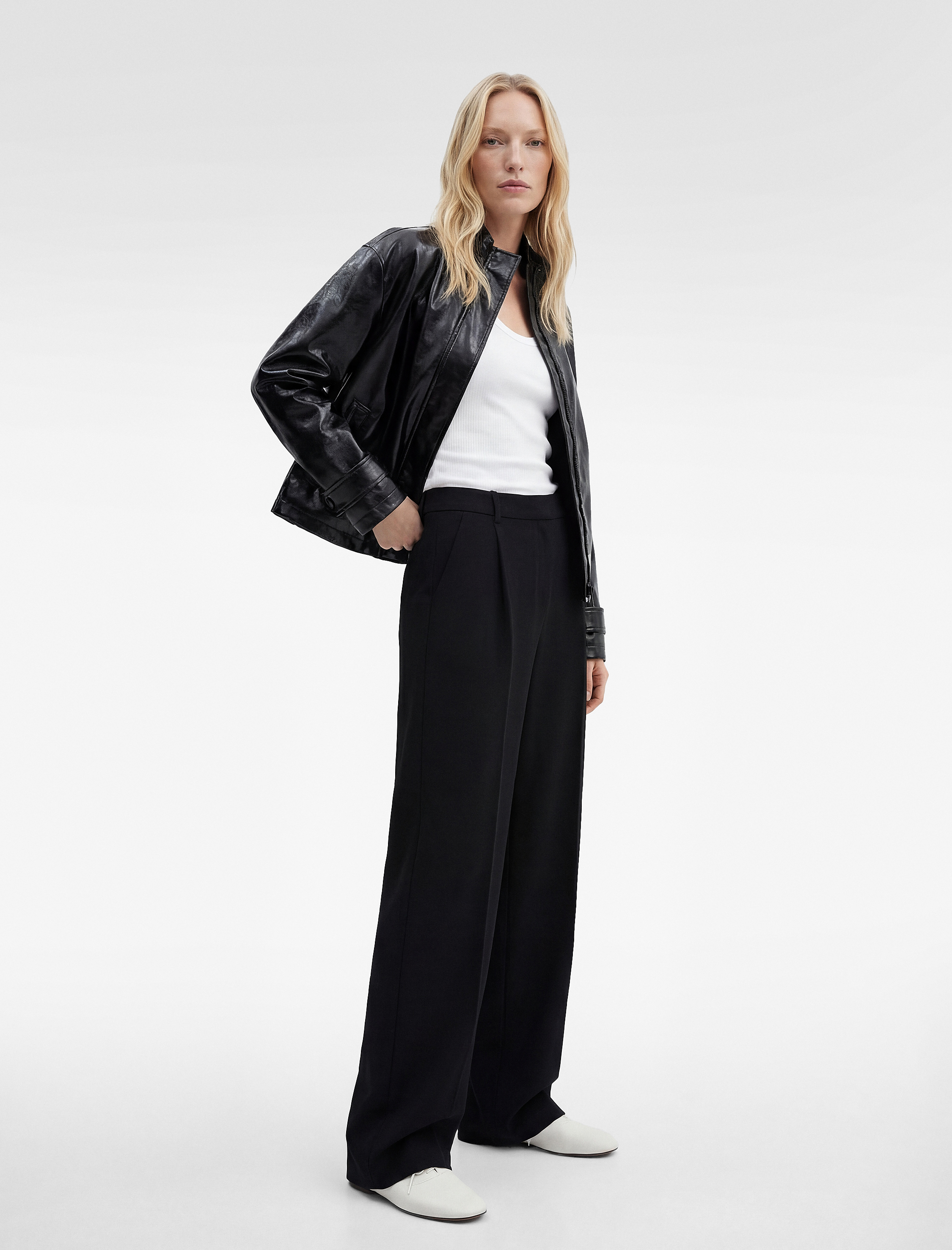   Krep Kumaş Pile Detaylı Cepli Geniş Paça Palazzo Pantolon