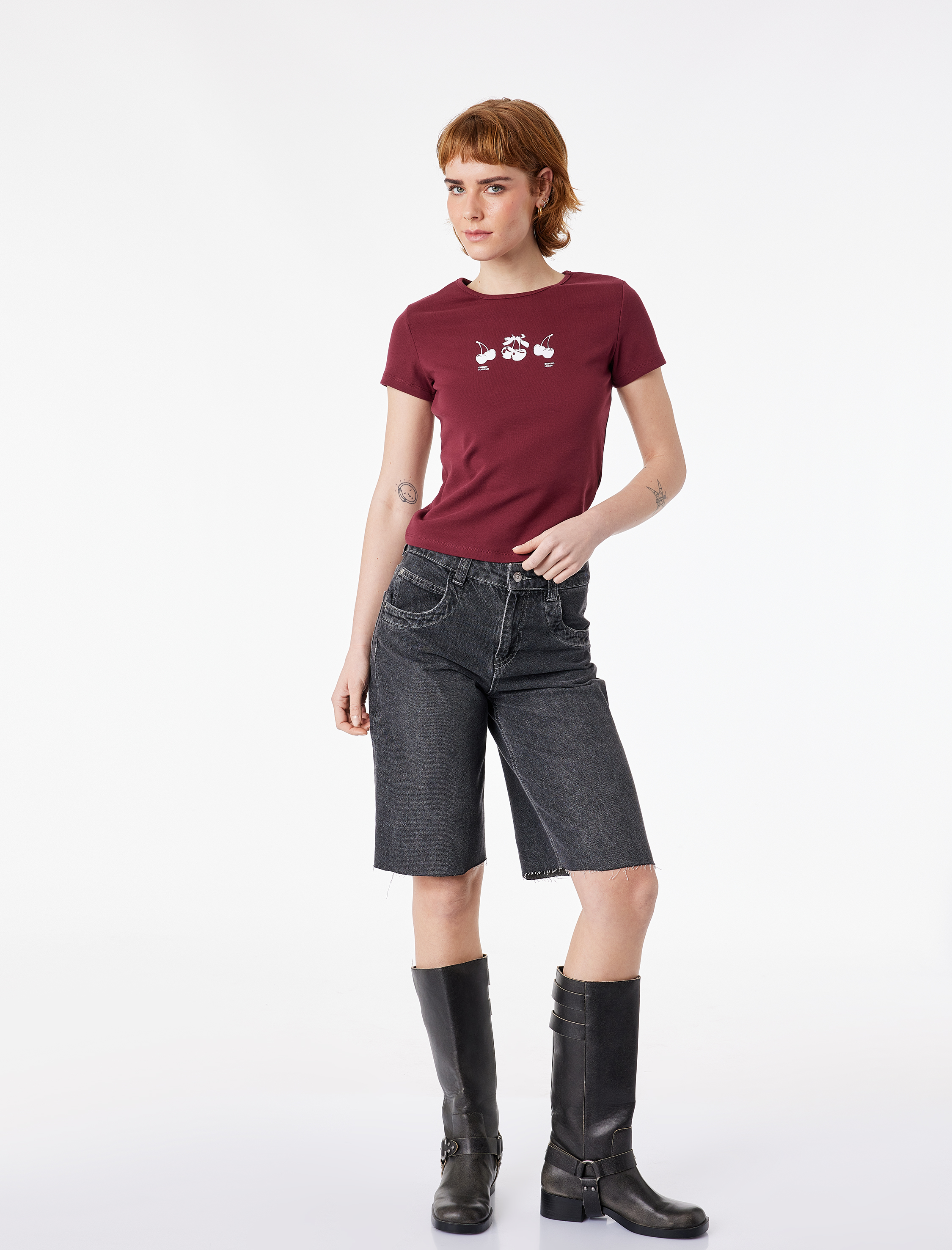   Slim Fit Kısa Kollu Bisiklet Yaka Pamuklu Kiraz Baskılı Tişört