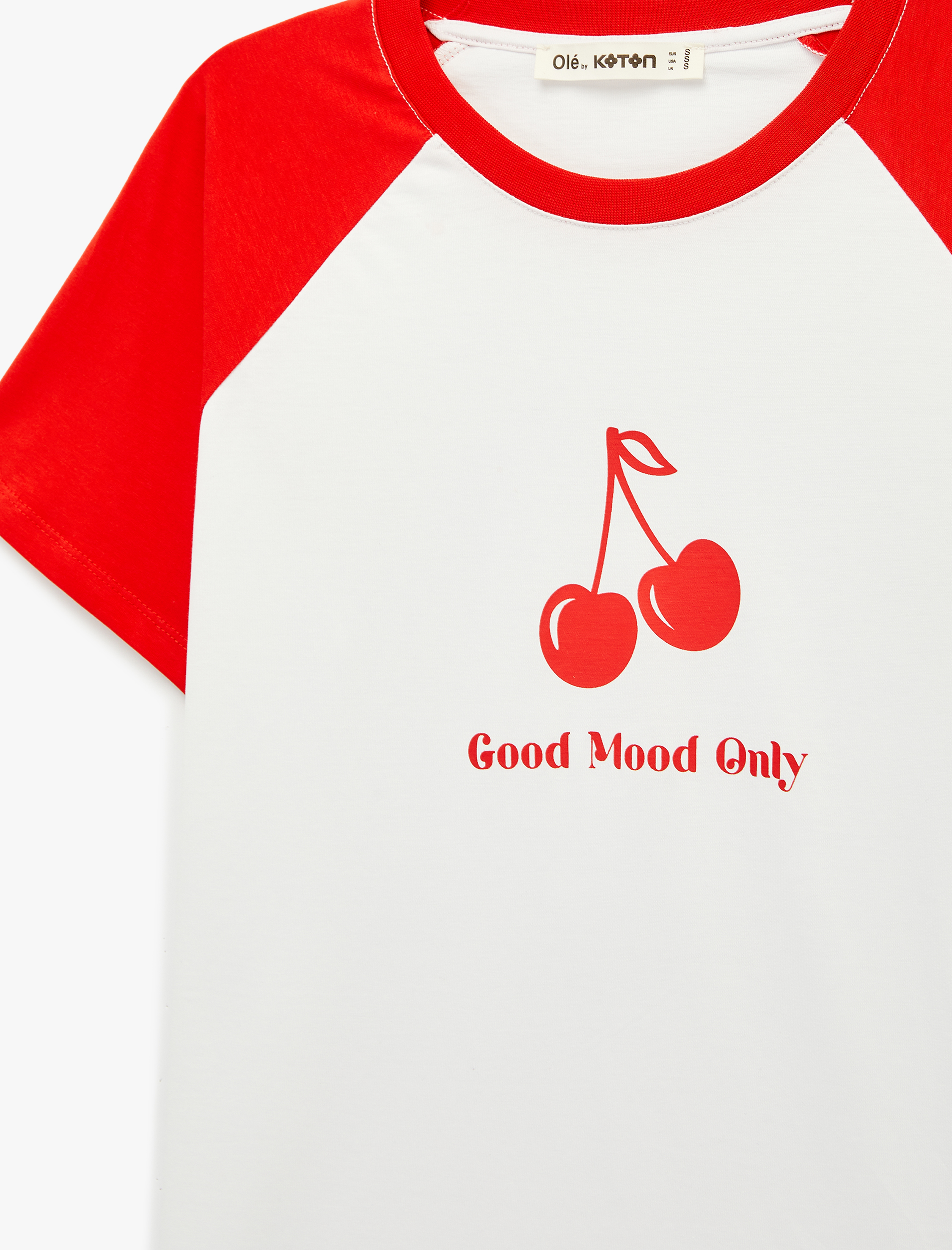   Rahat Kalıp Kısa Reglan Kollu Bisiklet Yaka Kiraz Baskılı Tişört