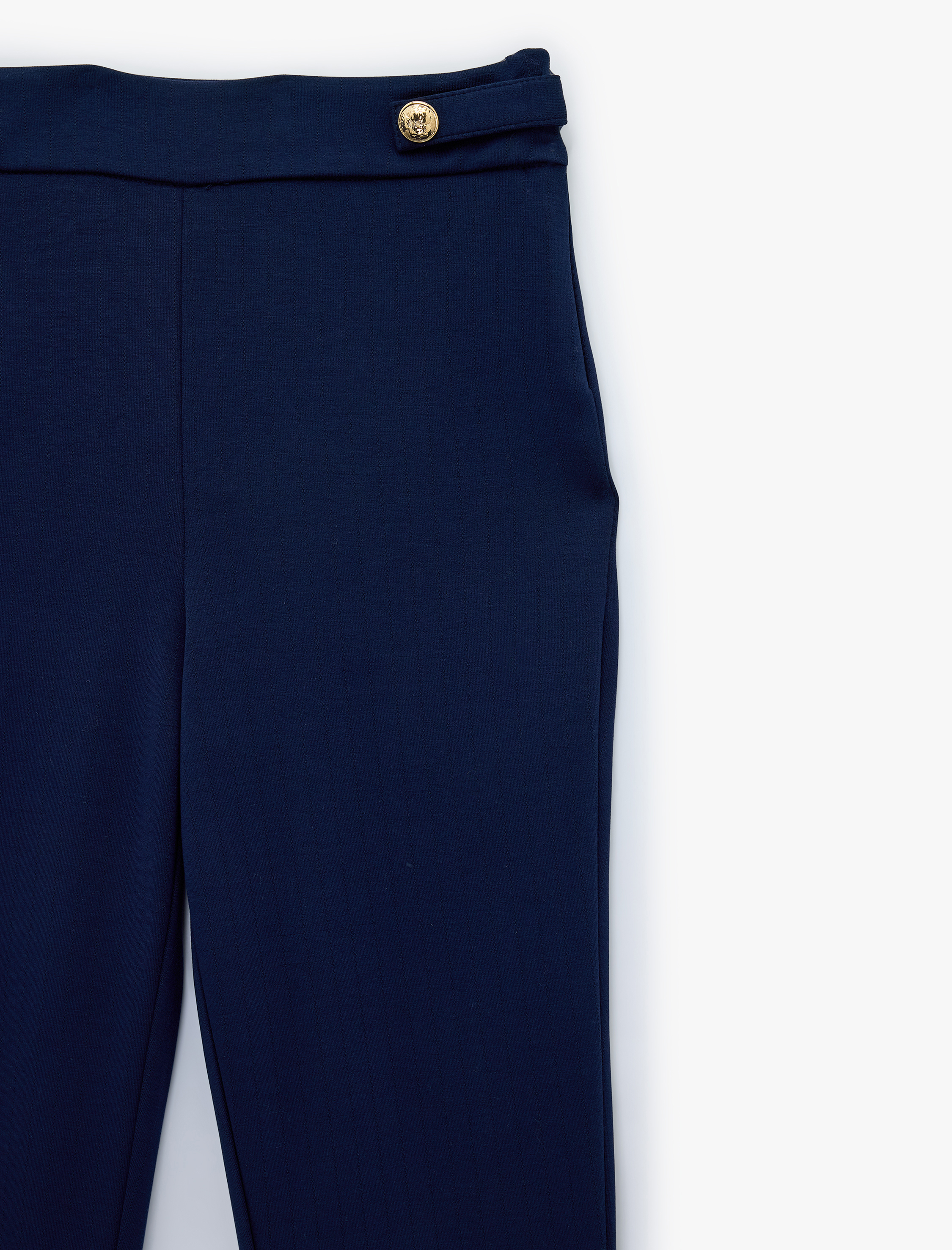   Dar Kalıp Aksesuar Düğme Detaylı İspanyol Paça Kumaş Pantolon