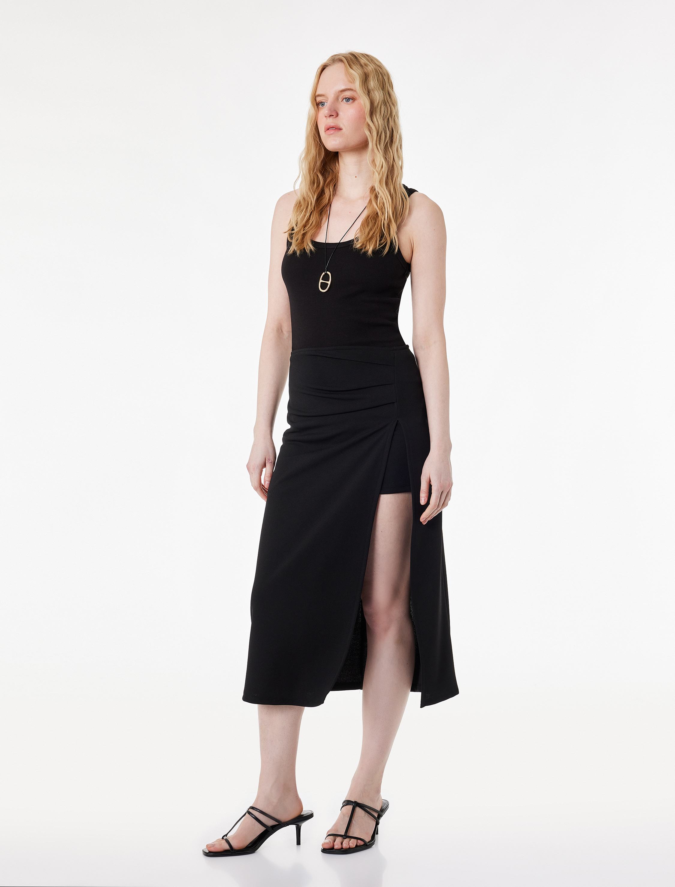   Drape Detaylı Yırtmaçlı Midi Etek