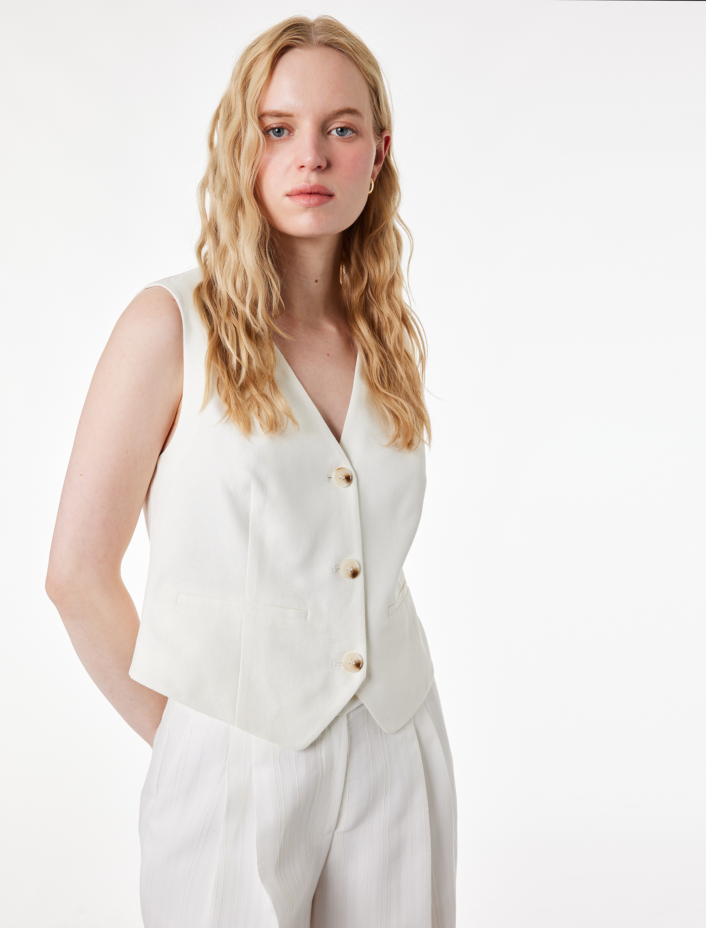   V Yaka Kolsuz Düğmeli Cep Detaylı Keten Karışımlı Yelek