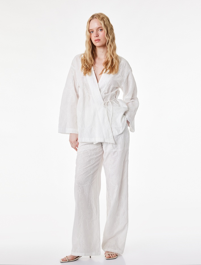  Pamuklu Cepli Yüksek Bel Düz Geniş Paça Brodeli Pantolon