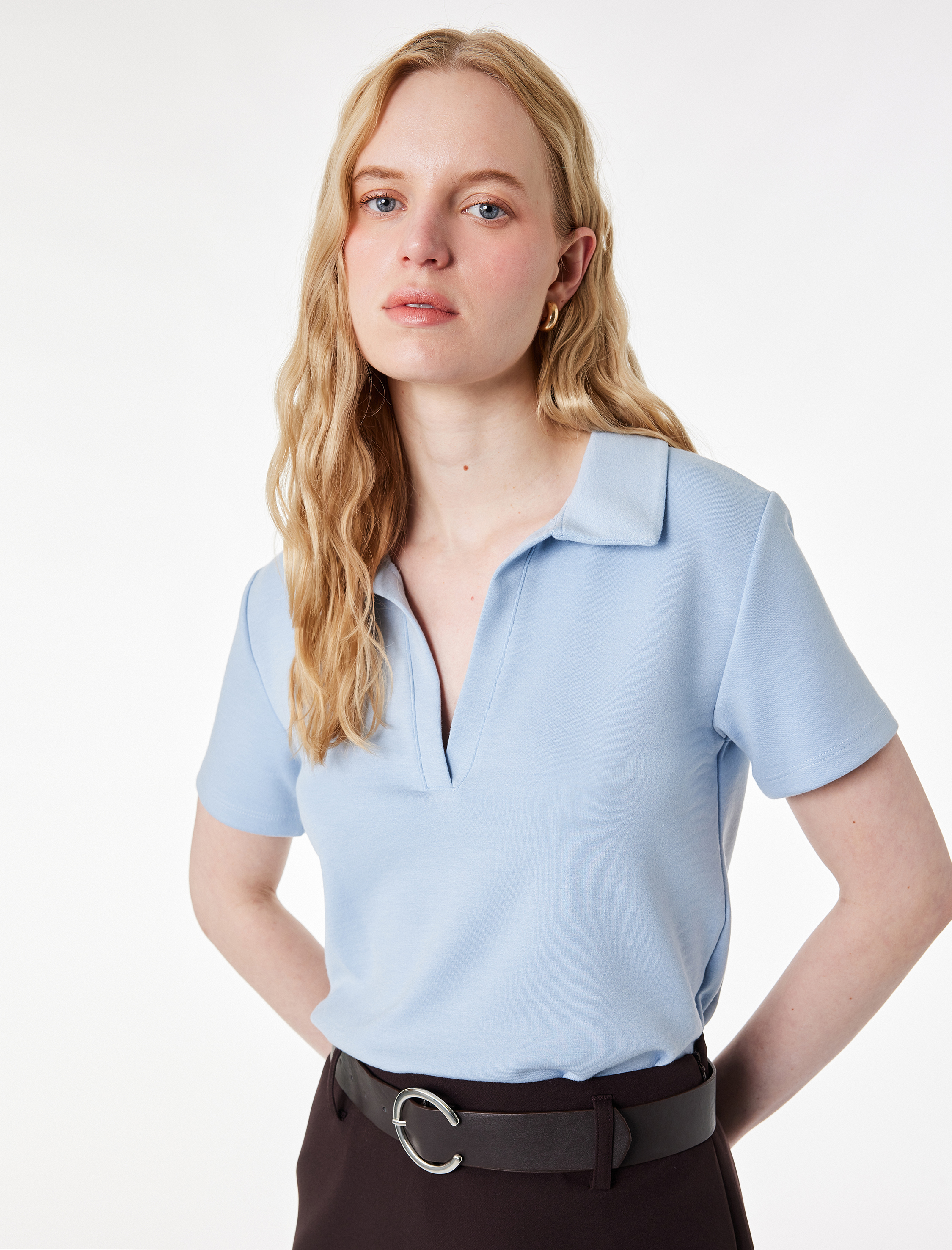   Regular Fit Kısa Kollu Kesik Polo Yaka Tişört