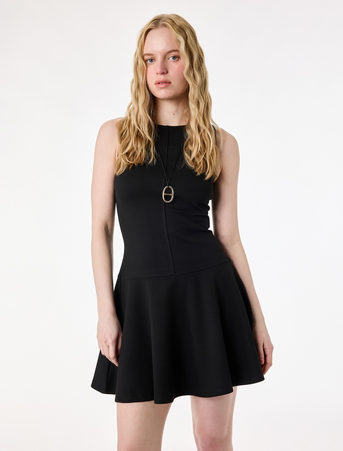  Yuvarlak Yaka Kolsuz Kloş Mini Elbise