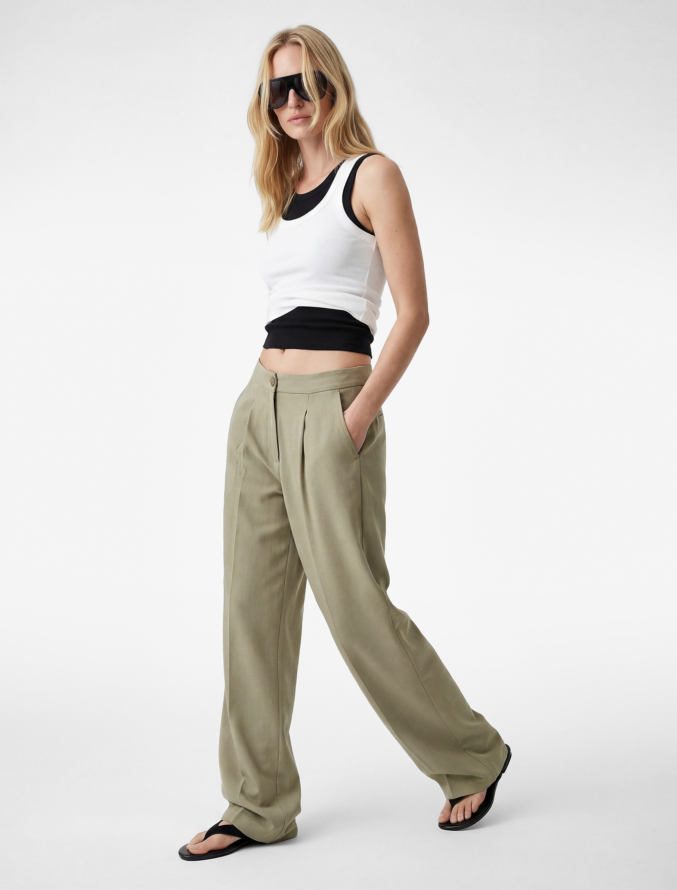   Kupro Viskon Kumaş Pile Detaylı Cepli Geniş Paça Palazzo Pantolon