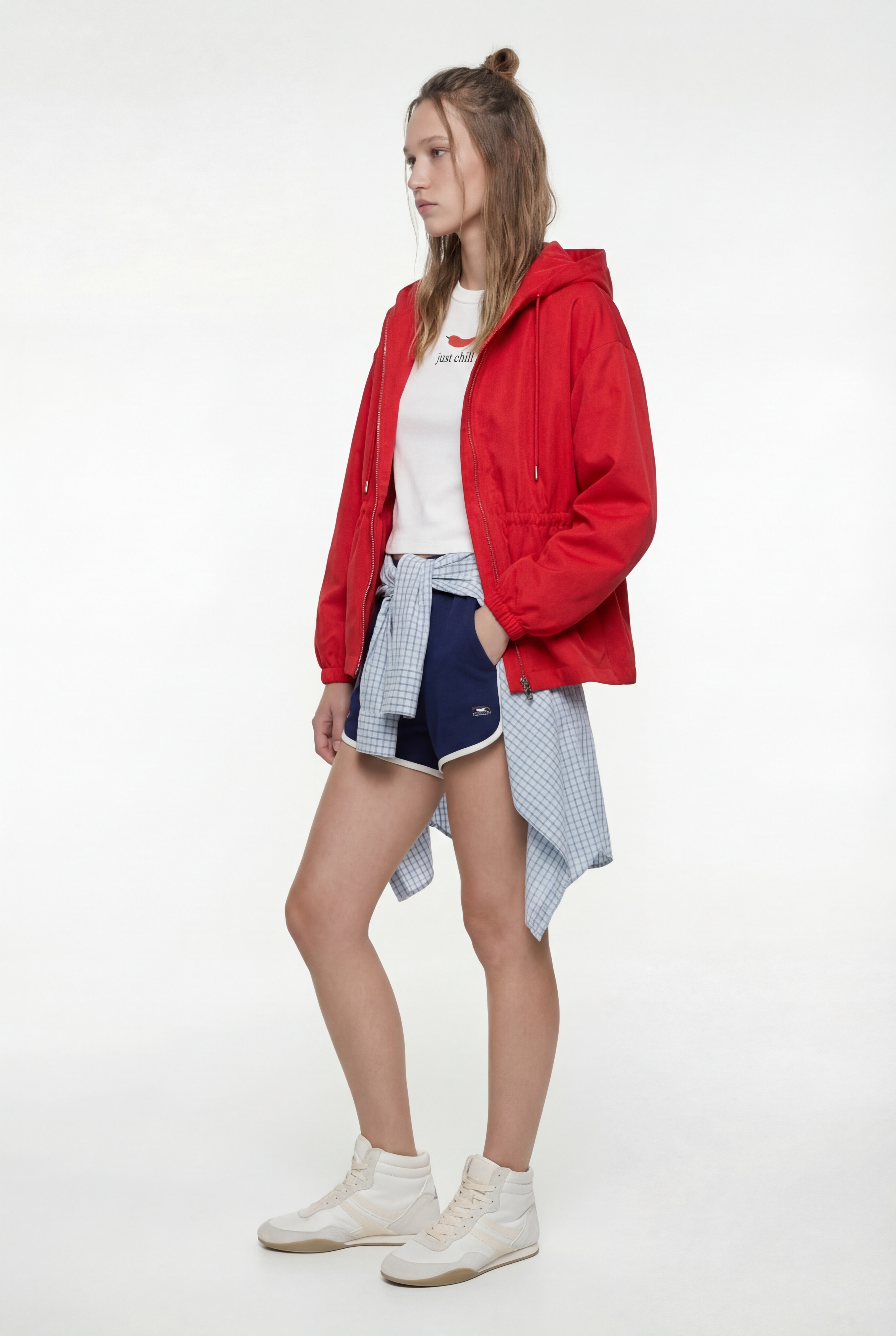   Gabardin Kumaş Cep Detaylı Büzgülü Fermuarlı Kapüşonlu Ceket