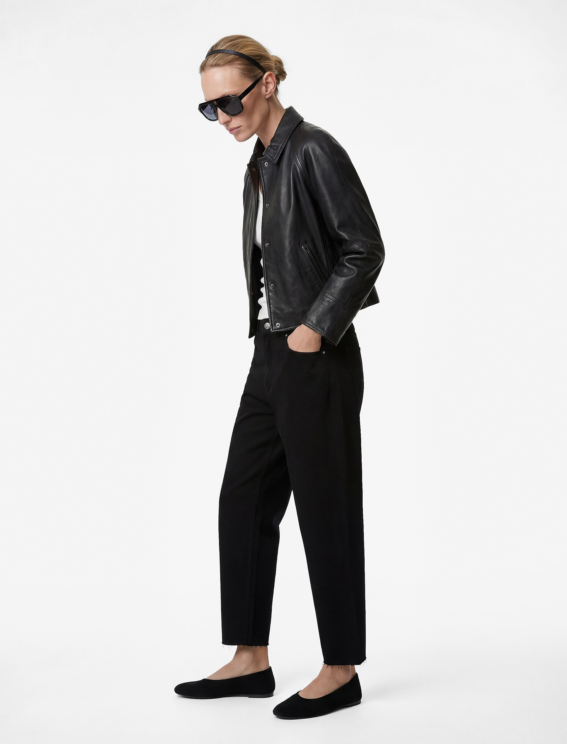   Yüksek Bel Cepli Düğmeli Pamuklu Düz Paça Denim Pantolon - Mom Slim Jean