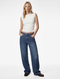 Krep Scuba Kumaş Slim Fit Bisiklet Yaka Kolsuz Drape Detaylı Bluz