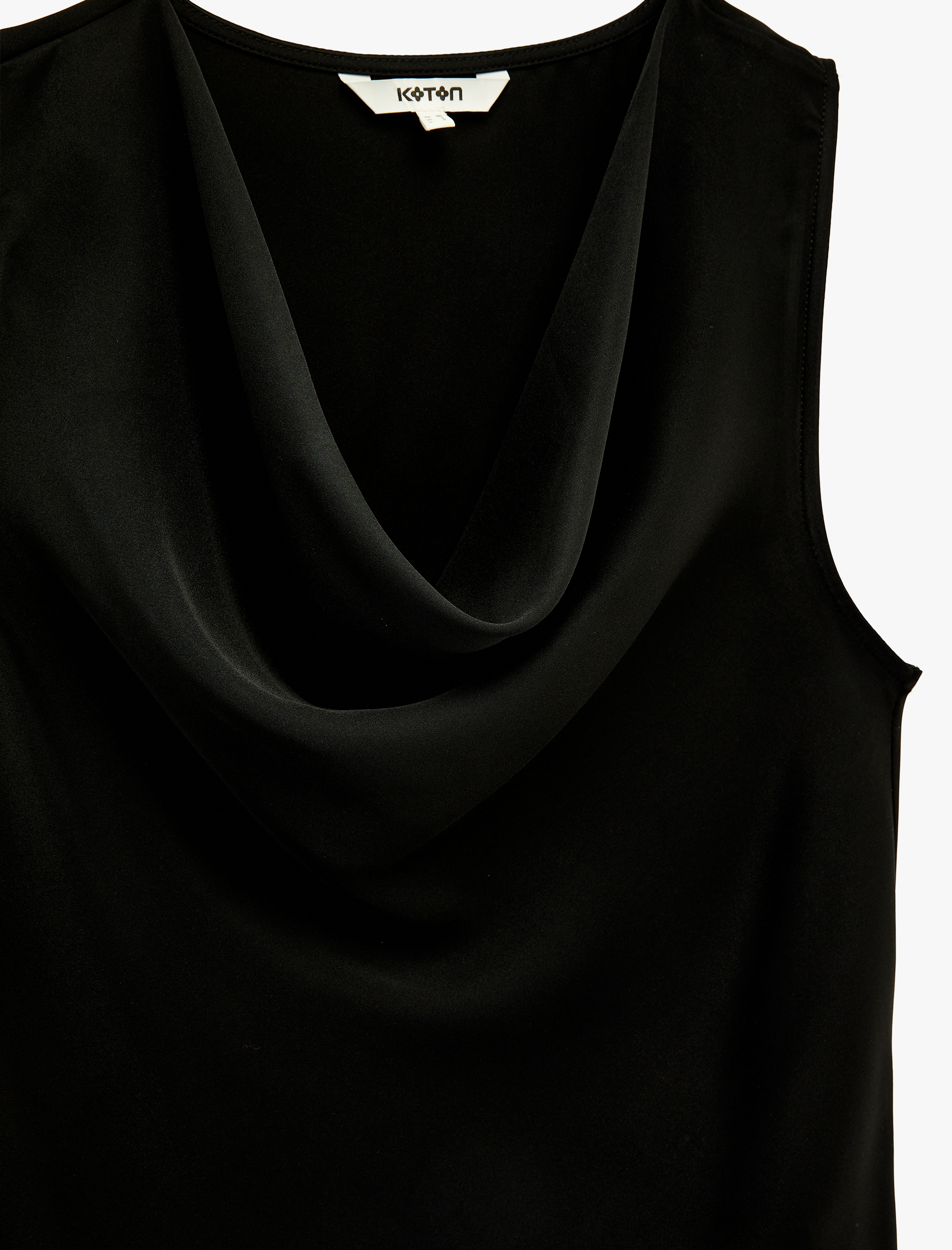   Kolsuz Degaje Yaka Dantel Detaylı Saten Bluz