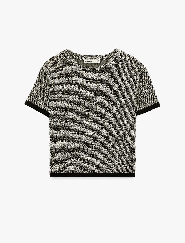  Metalik İplik Detaylı Parıltılı Kısa Kollu Bisiklet Yaka Dokulu Tişört