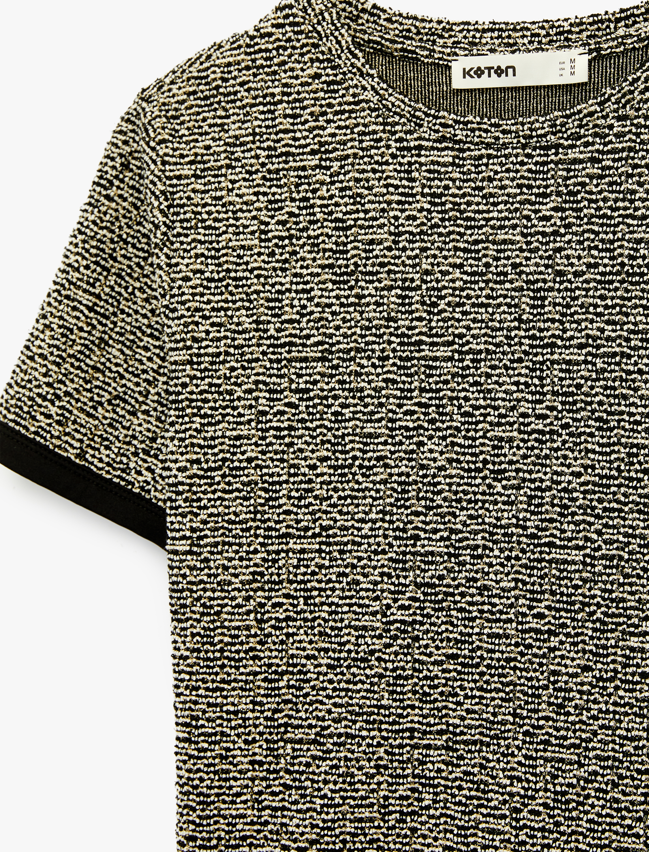   Metalik İplik Detaylı Parıltılı Kısa Kollu Bisiklet Yaka Dokulu Tişört