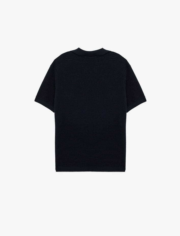  Pamuklu Dokulu Polo Yaka Kısa Kollu Triko Tişört