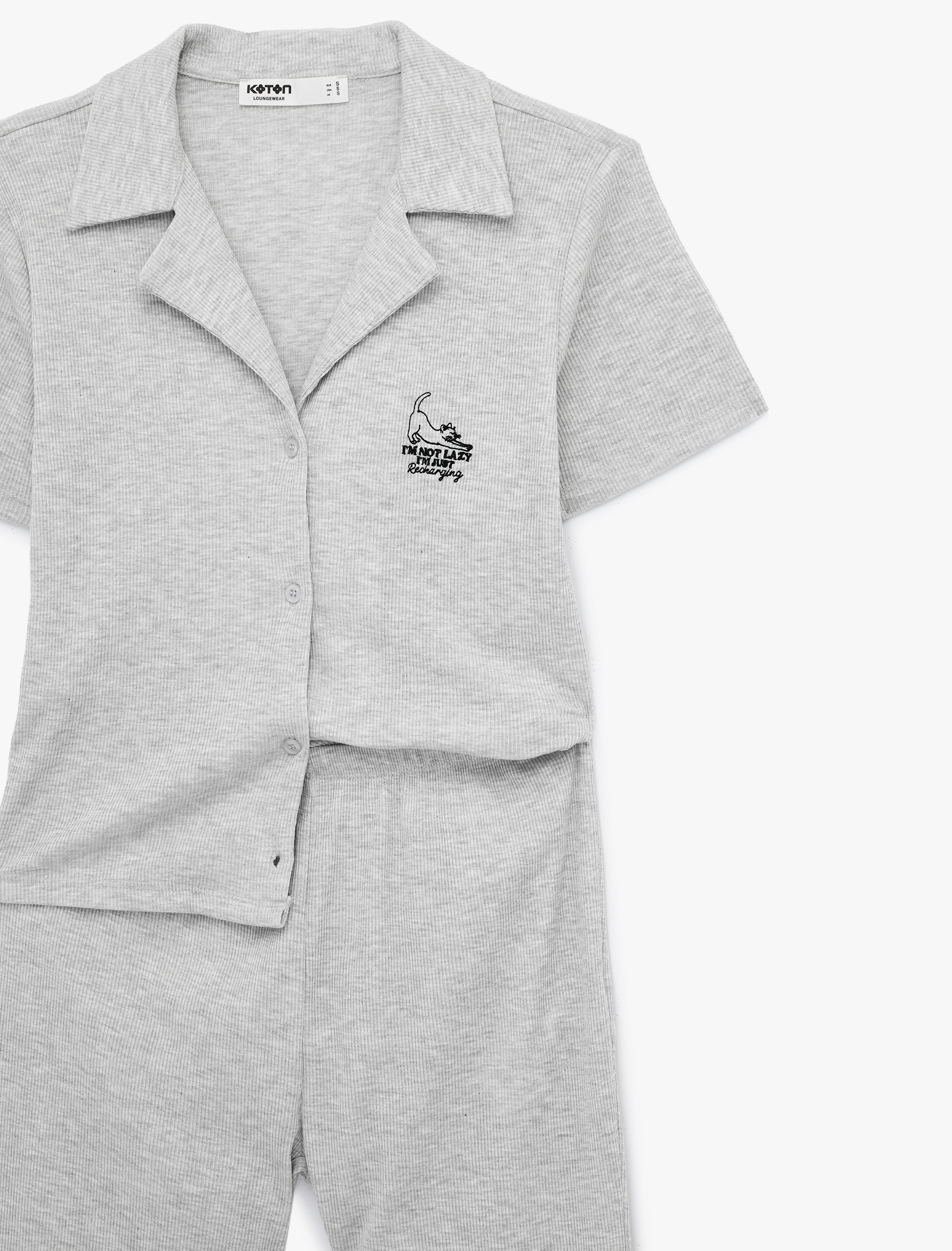   Rahat Kalıp Gömlek Yaka Kedi İşleme Detaylı Kısa Kollu Fitilli Pijama Takımı