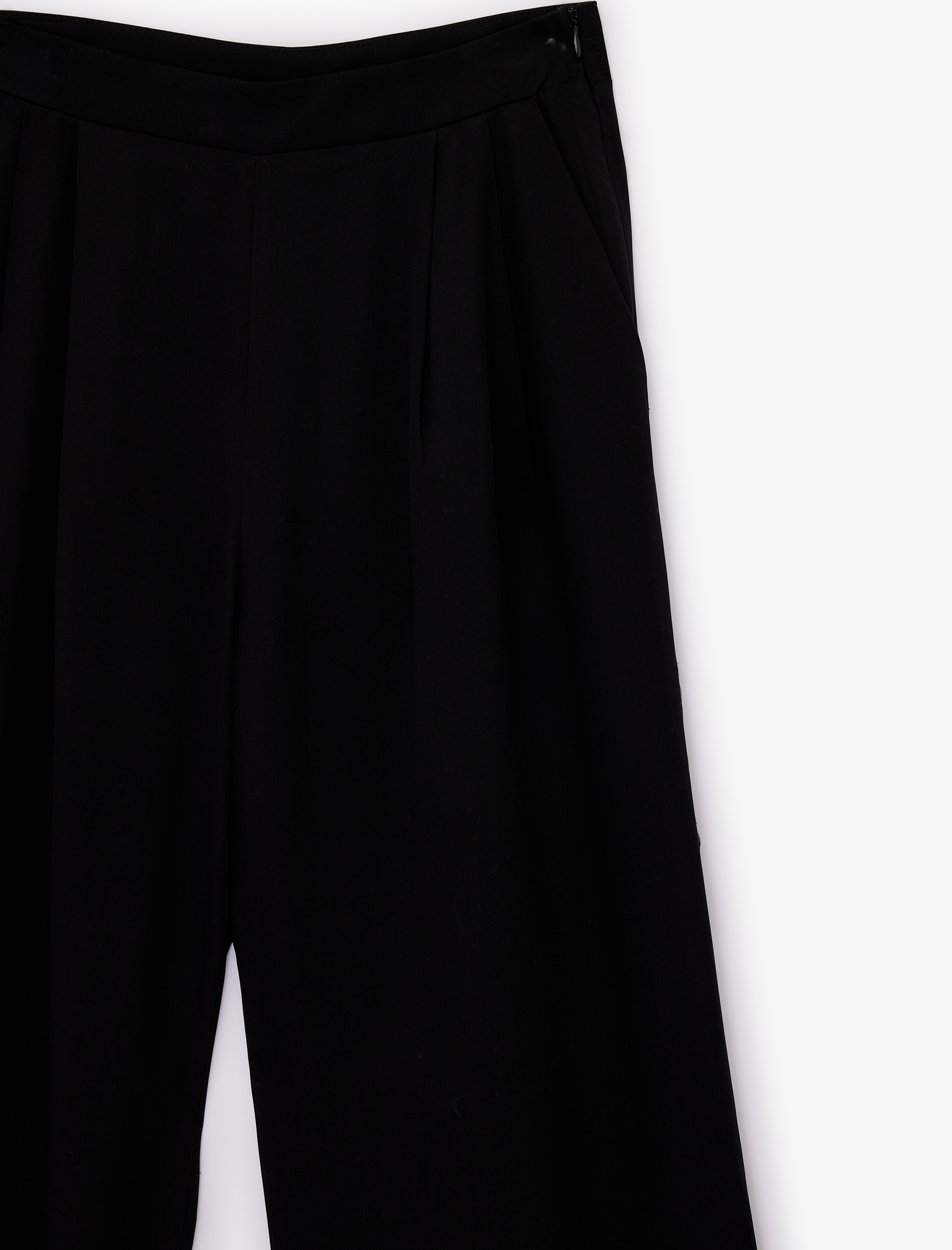   Rahat Kalıp Geniş Paça Pileli Pantolon