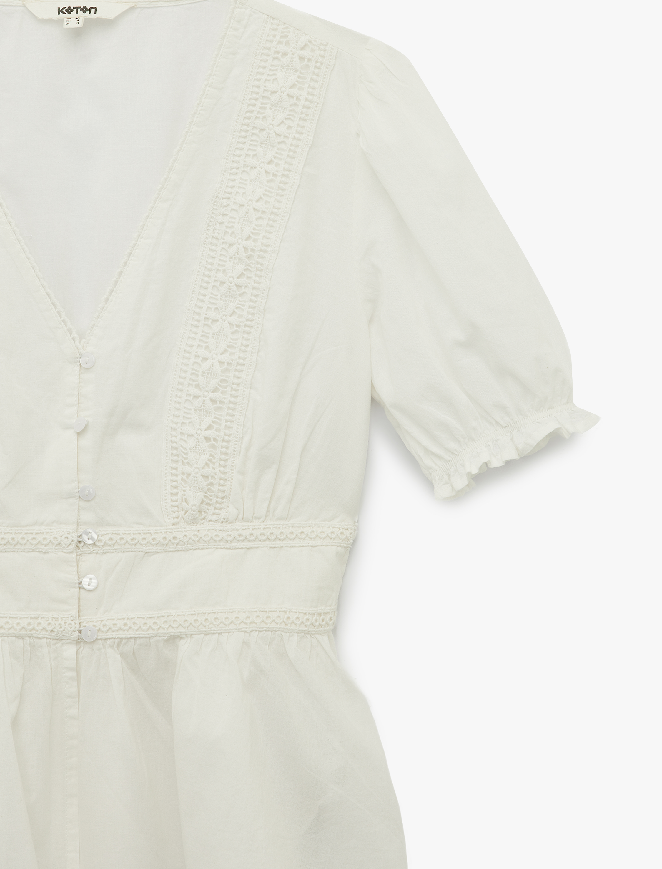   Pamuklu Slim Fit V Yaka Dantelli Kısa Balon Kollu Bluz