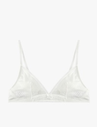 Kurdele Detaylı Balensiz Pamuklu Dolgusuz Soft Sütyen