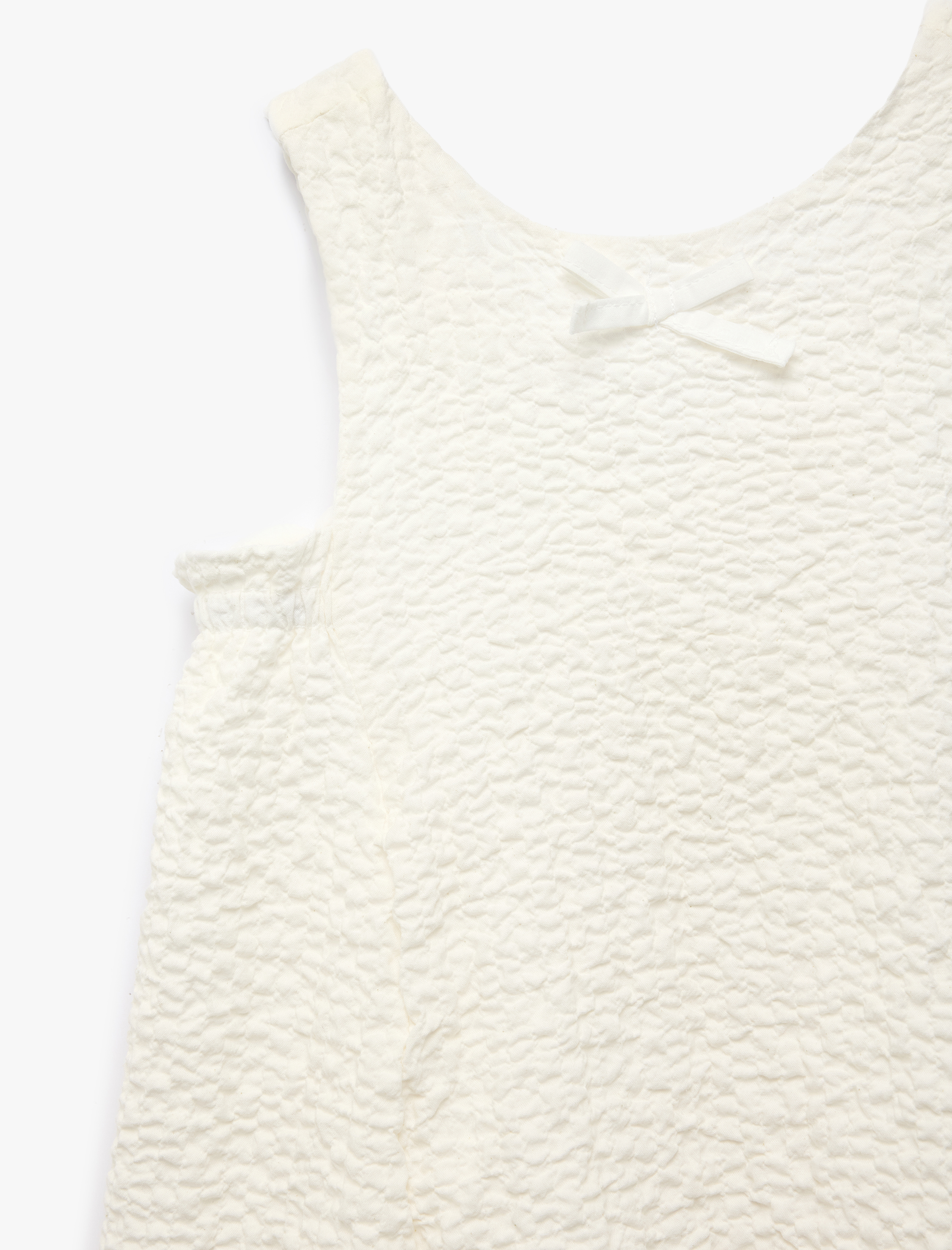  Kız Bebek Bisiklet Yaka Kolsuz Viskon Karışımlı Armürlü Fiyonklu Elbise