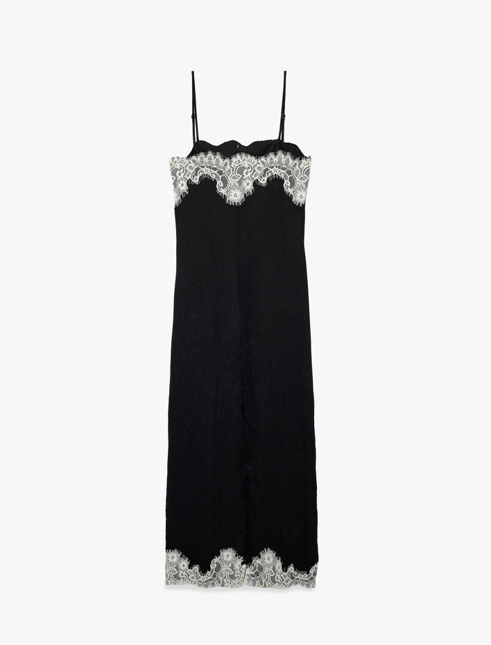  Kare Yaka Kolsuz Dantel Detaylı Saten Midi Elbise