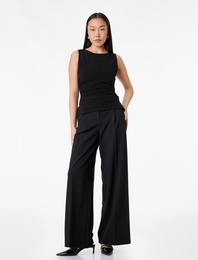 Slim Fit Drape Detaylı Bisiklet Yaka Dokulu Kolsuz Bluz