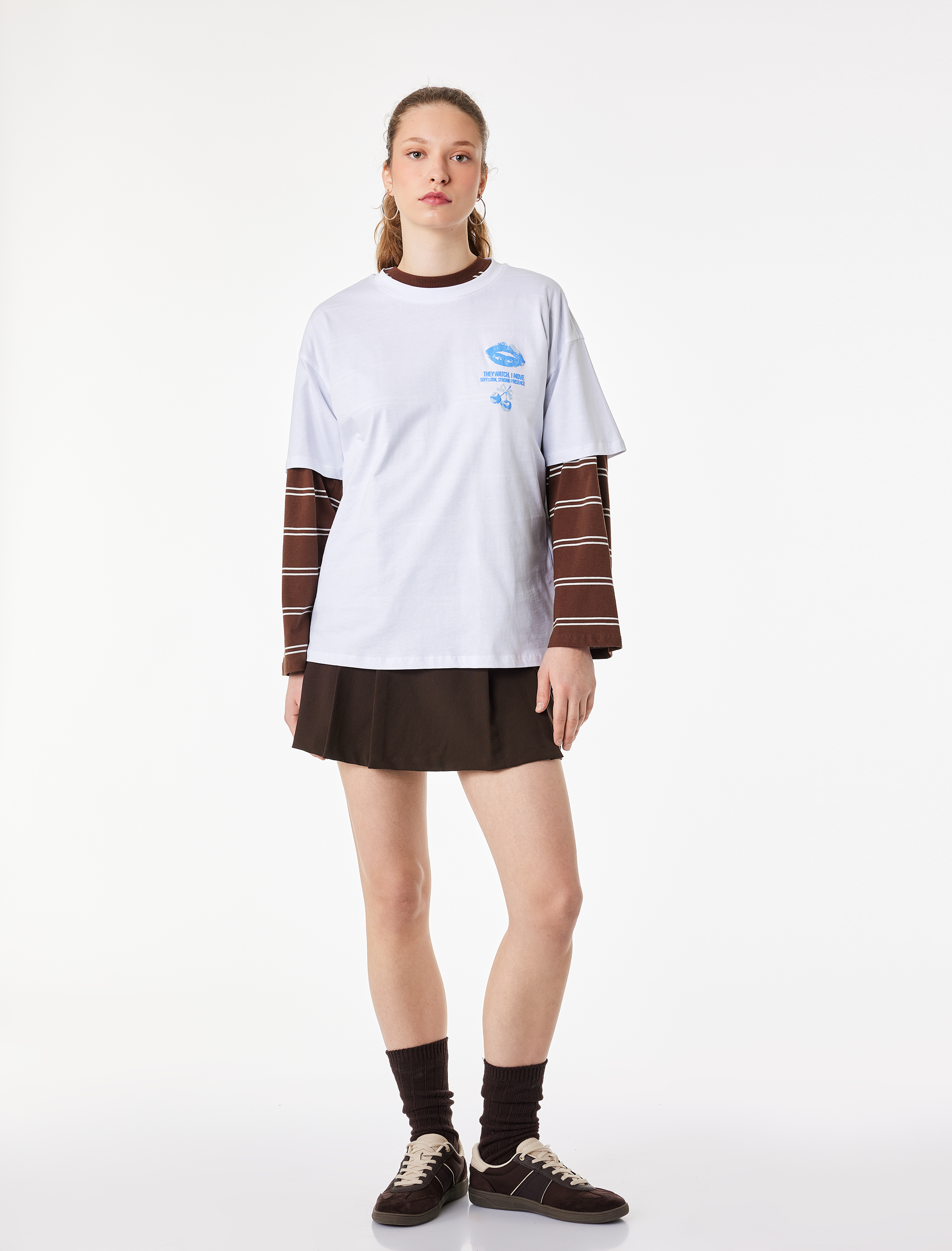   Rahat Kalıp Kısa Kollu Bisiklet Yaka Pamuklu Arkası Kiraz Baskılı Tişört