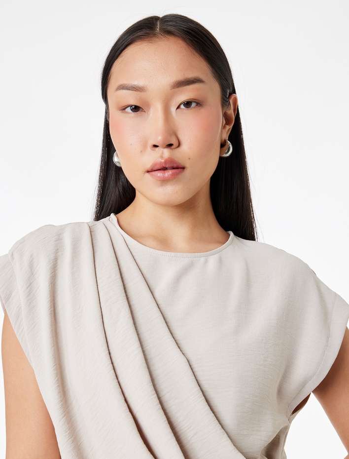  Bisiklet Yaka Drapeli Kolsuz Asimetrik Bluz