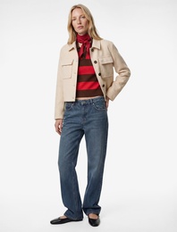 Uzun Kollu Cepli Düğmeli Süet Görünümlü Crop Ceket