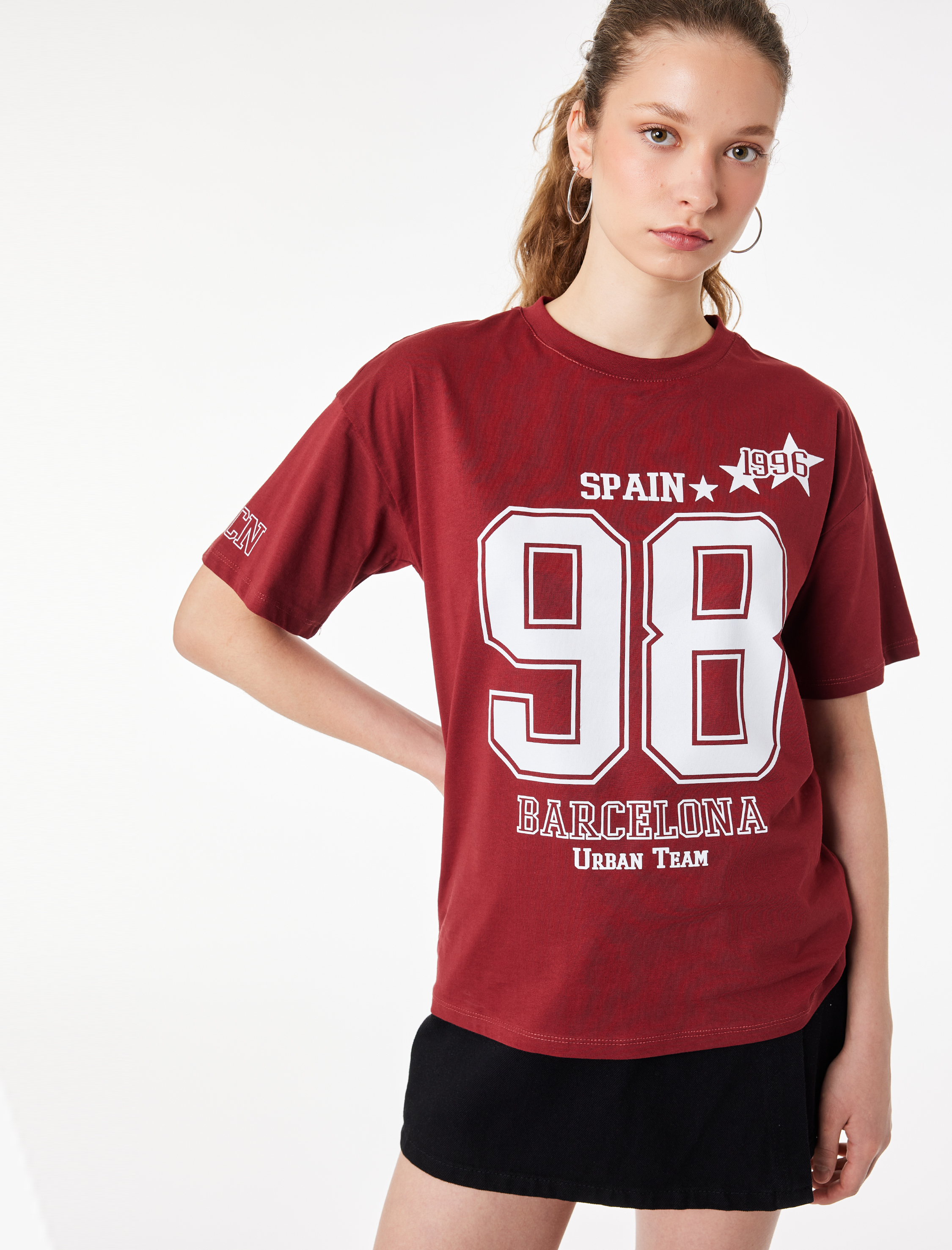   Pamuklu Rahat Kalıp Kısa Kollu Bisiklet Yaka Kolej Baskılı Tişört