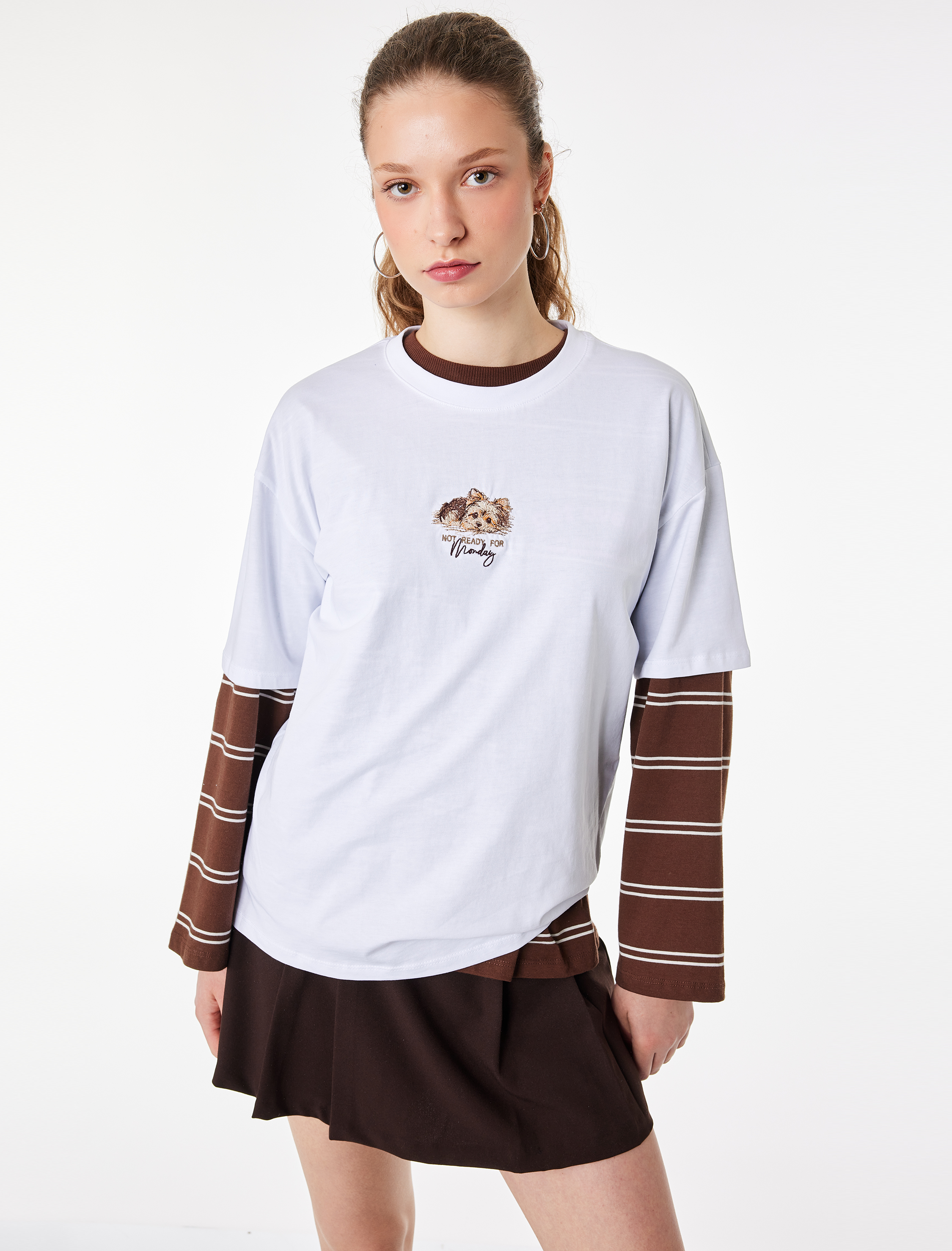   Rahat Kalıp Kısa Kollu Köpek Nakışlı Bisiklet Yaka Pamuklu Tişört