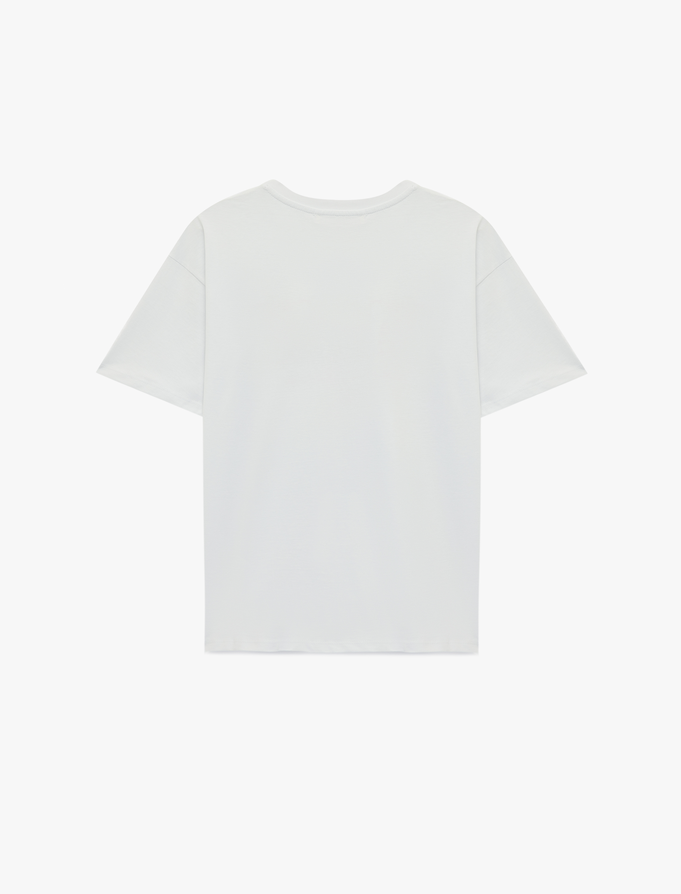   Rahat Kalıp Kısa Kollu Bisiklet Yaka Kiraz Nakışlı Tişört