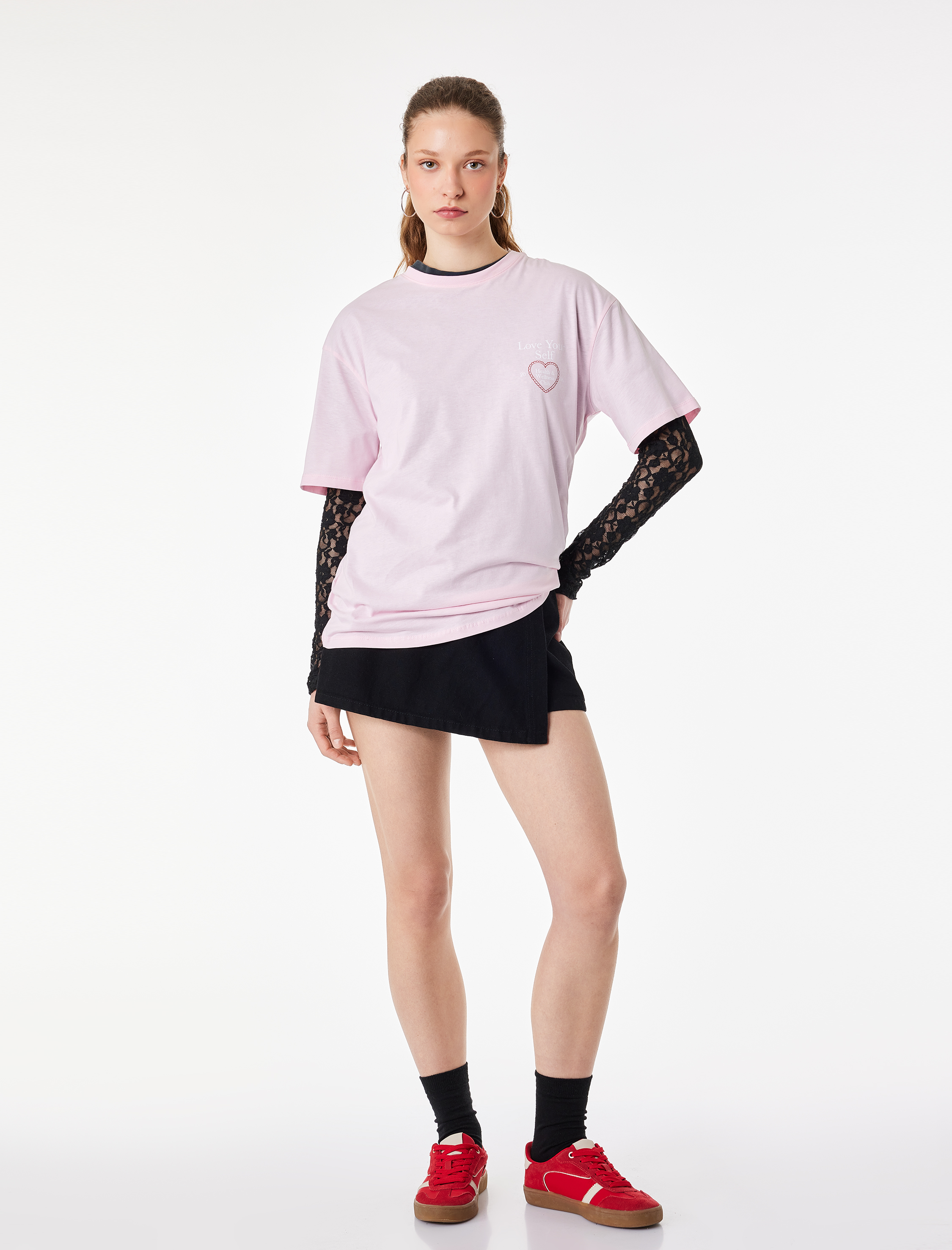   Rahat Kalıp Kısa Kollu Bisiklet Yaka Arkası Baskılı Tişört