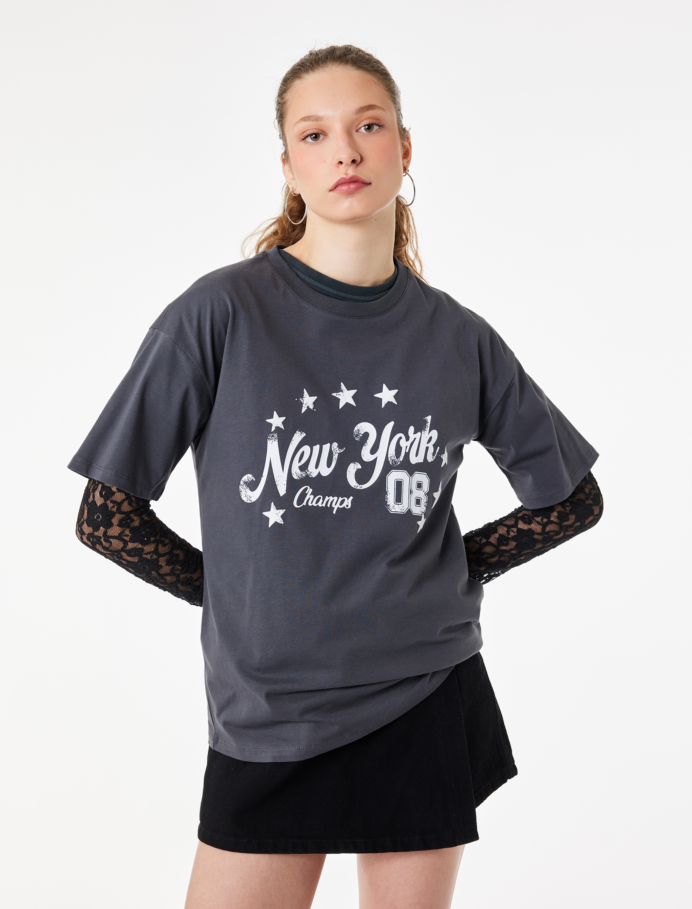   Rahat Kalıp Kısa Kollu Bisiklet Yaka Pamuklu Baskılı Tişört