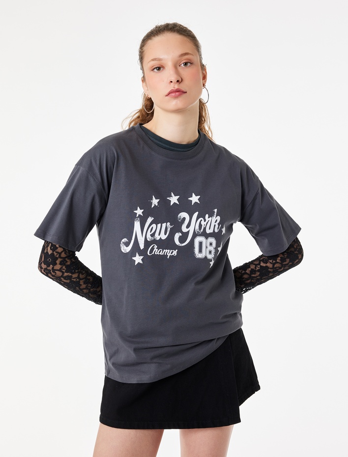  Rahat Kalıp Kısa Kollu Bisiklet Yaka Pamuklu Baskılı Tişört