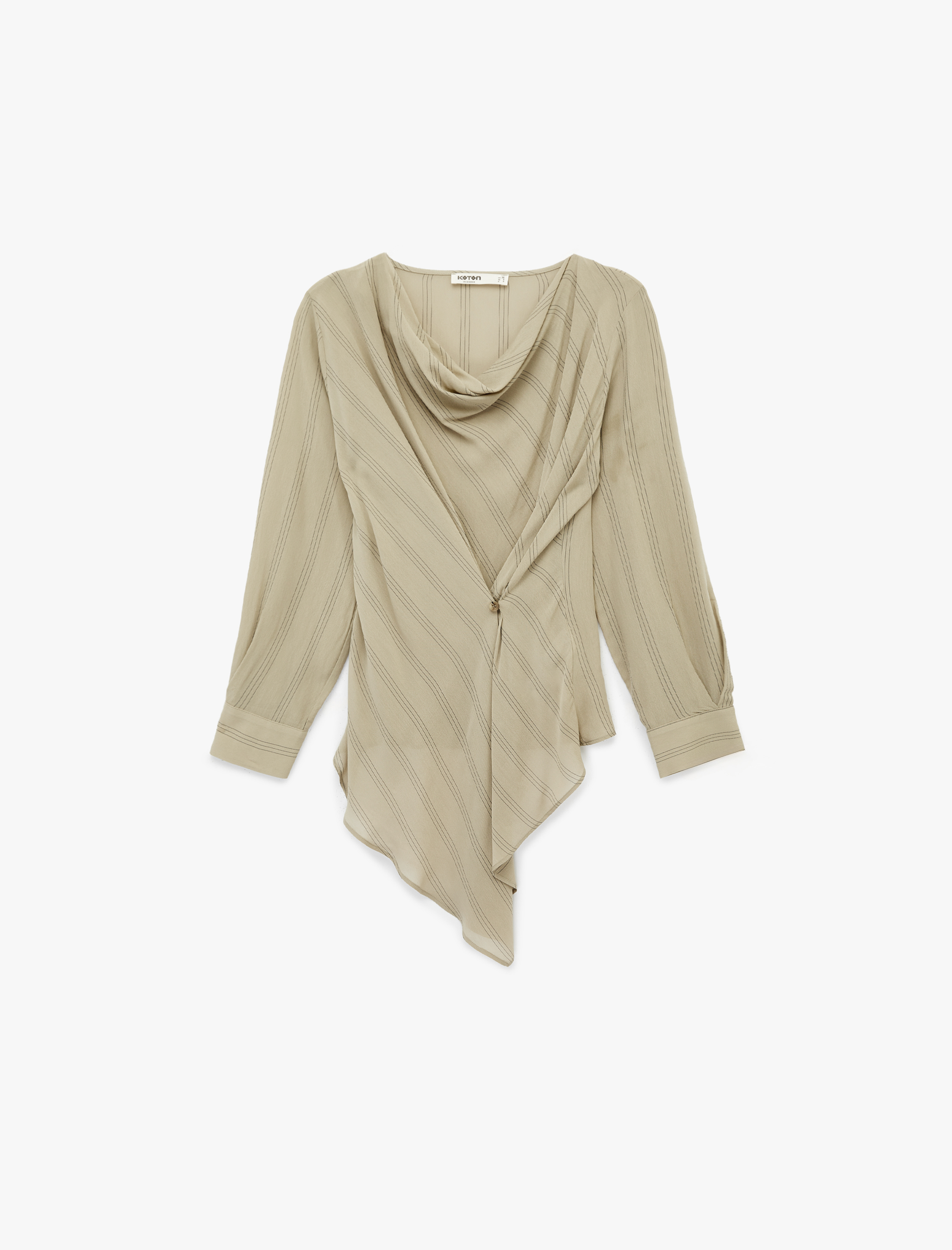   Viskon Uzun Kollu Asimetrik Kesim Düğme Detaylı Degaje Yaka Bluz