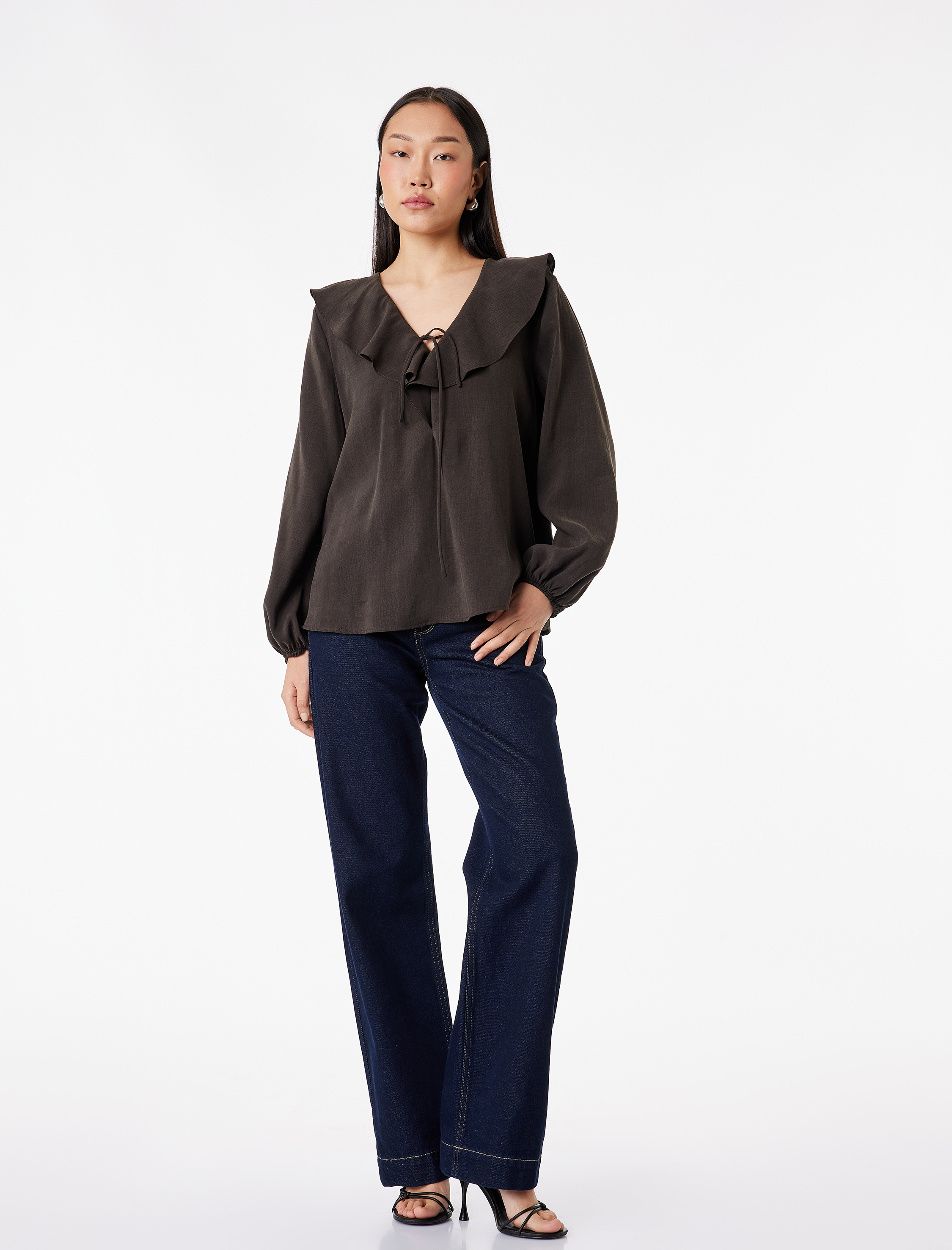   İpli Volan Detaylı Uzun Kollu V Yaka Bluz