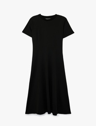 Krep Scuba Kumaş Slim Fit Kısa Kollu Bisiklet Yaka Midi Kloş Elbise