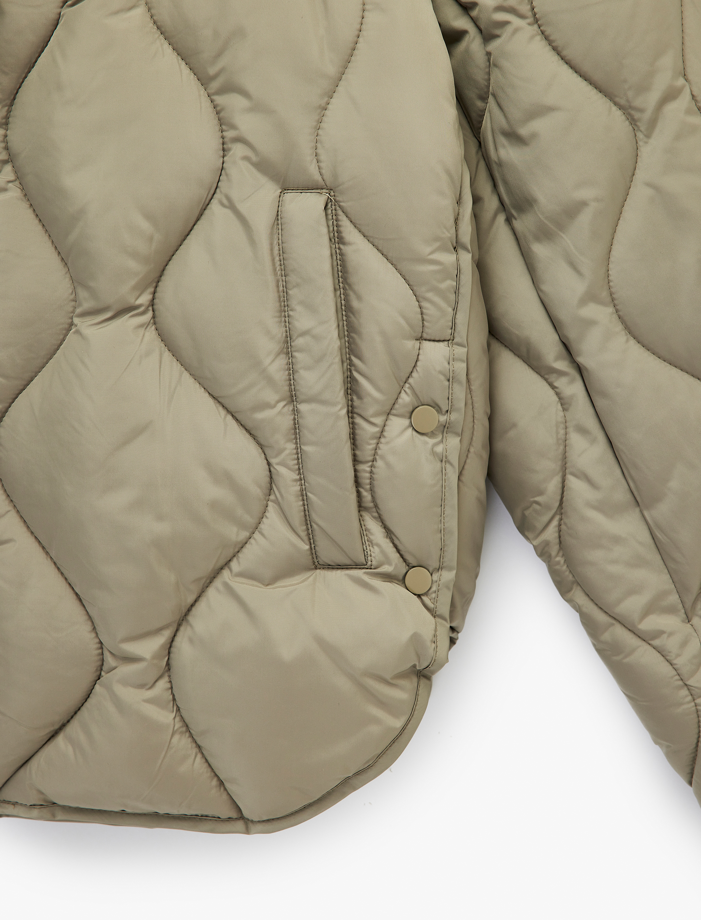   Uzun Kollu Cepli Fermuarlı Çıkarılabilir Kapüşonlu Kapitone Ceket