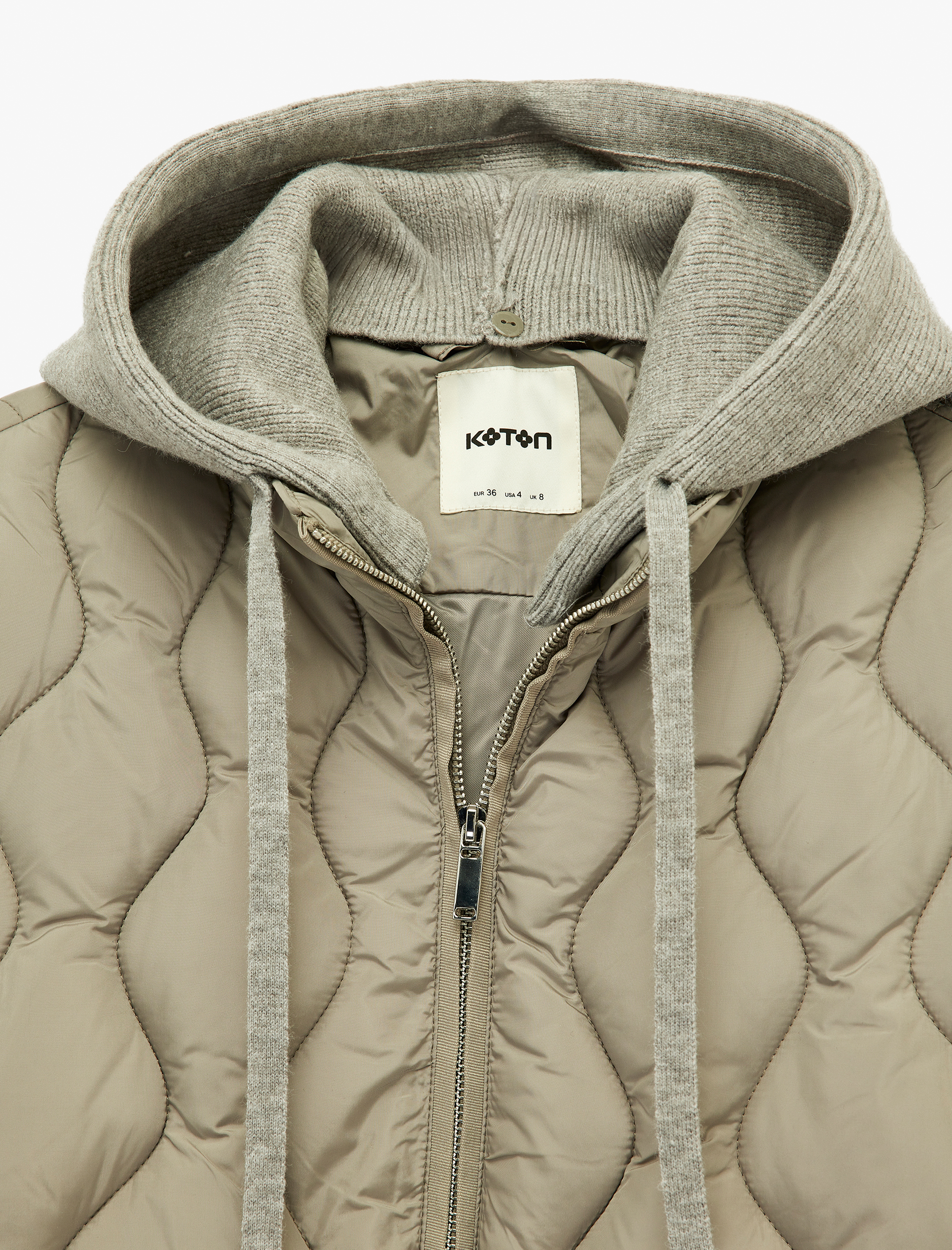   Uzun Kollu Cepli Fermuarlı Çıkarılabilir Kapüşonlu Kapitone Ceket