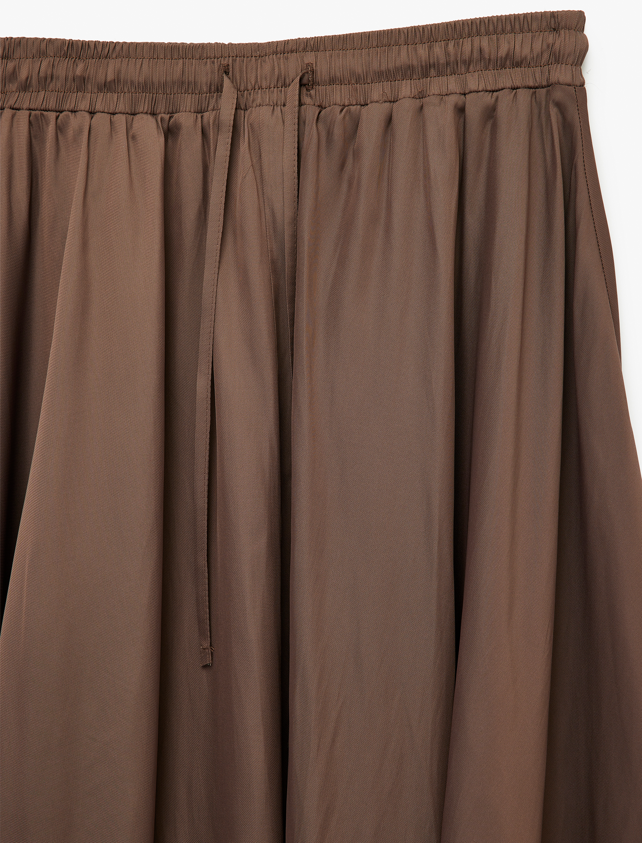   Beli Bağcıklı Kloş Uzun Saten Etek