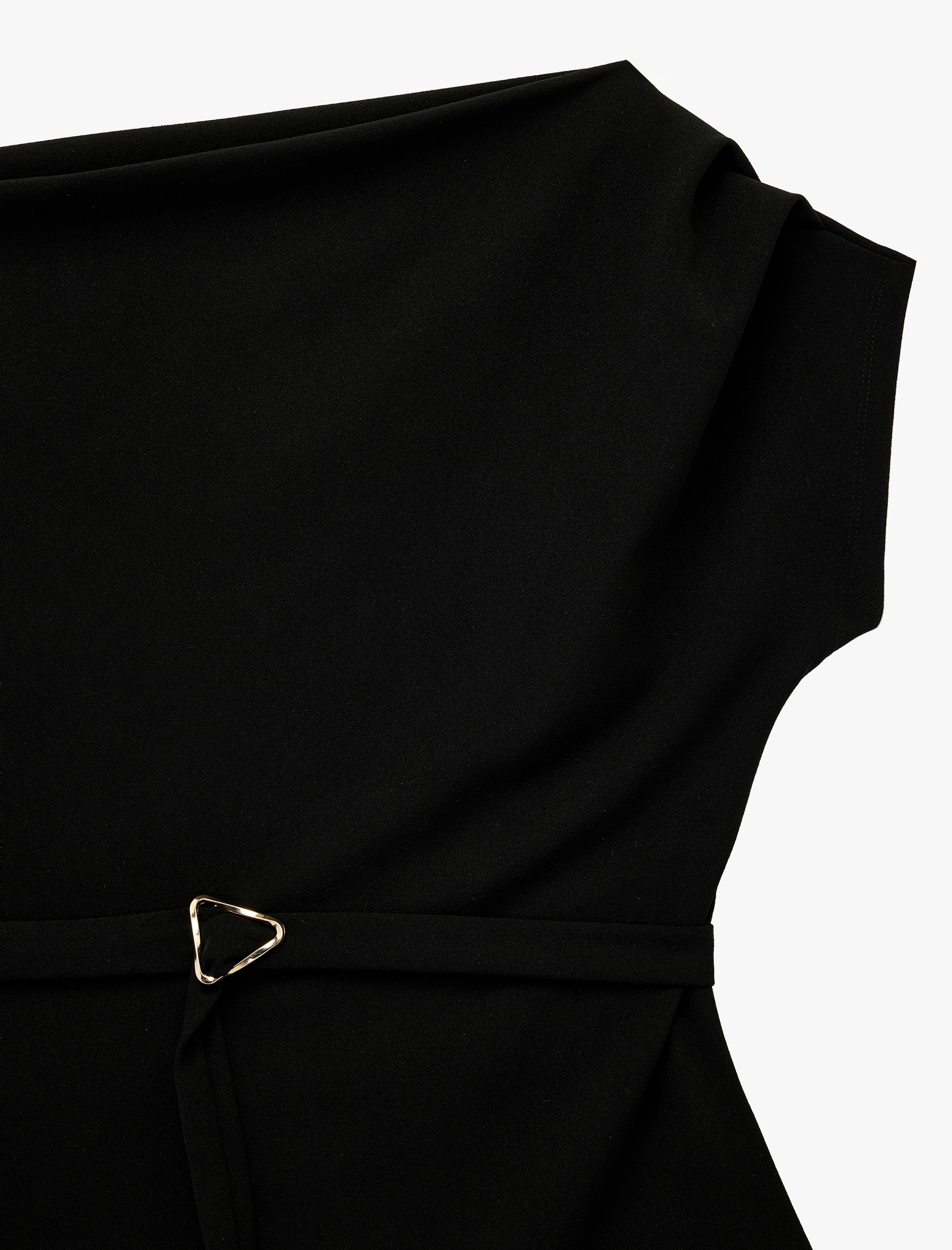   Scuba Kumaş Slim Fit Kemerli Omzu Açık Kayık Yaka Kolsuz Bluz